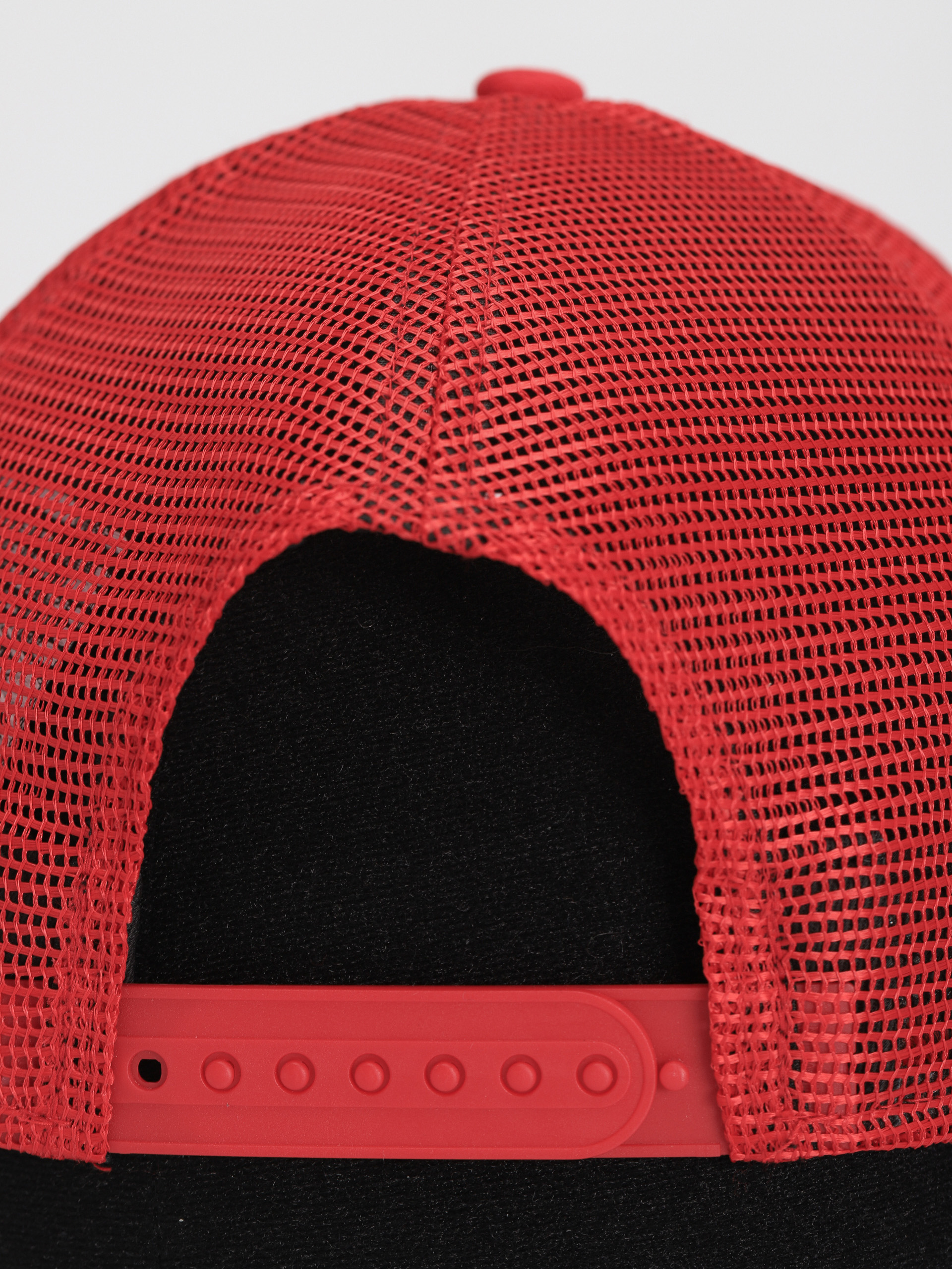 Кепка New Era Team Colour Block Trucker Chicago Bulls (white/red)