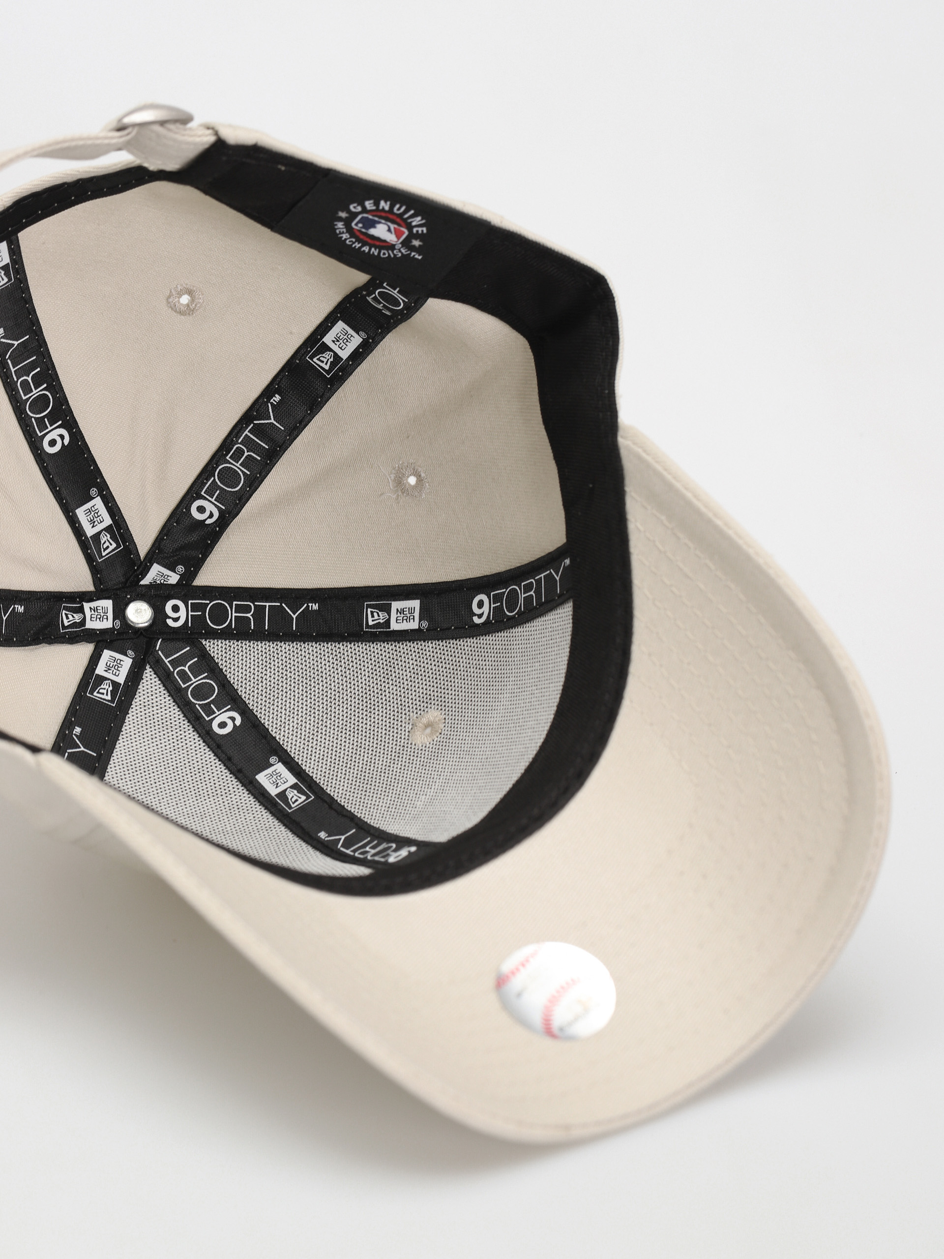 Кепка New Era League Essential 9Forty New York Yankees Wmn (stone/white)