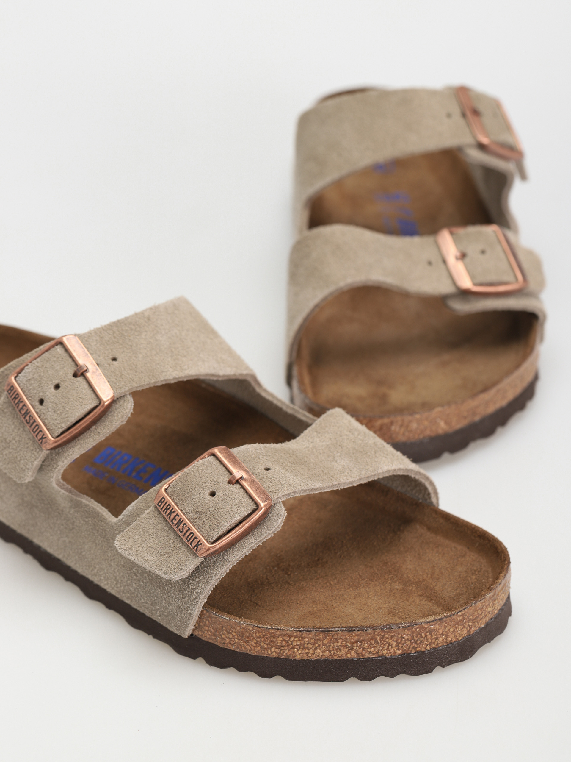 Шльопанці Birkenstock Arizona Suede Regular (taupe)