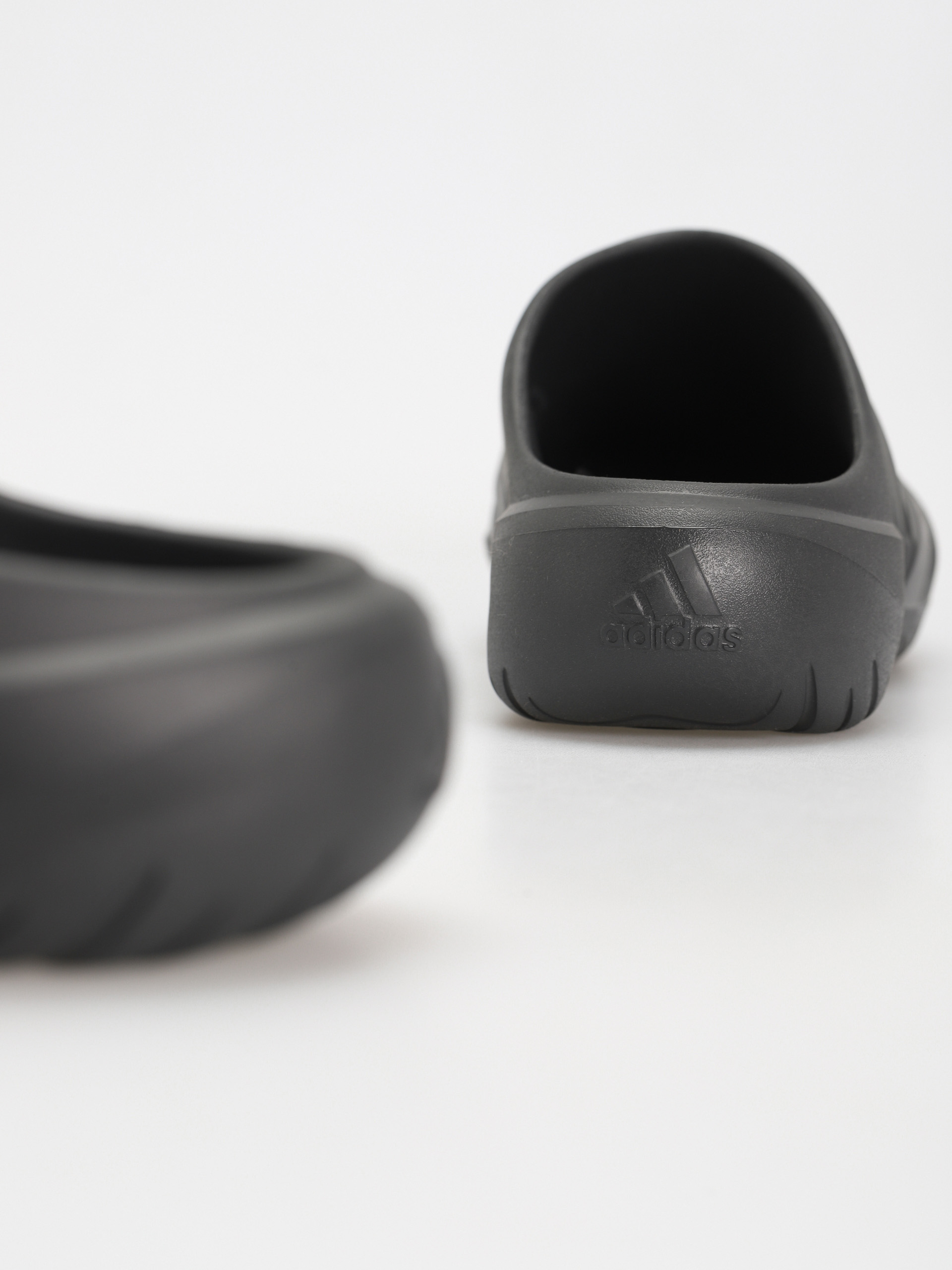 Шльопанці adidas Adicane Clog (carbon/carbon/cblack)