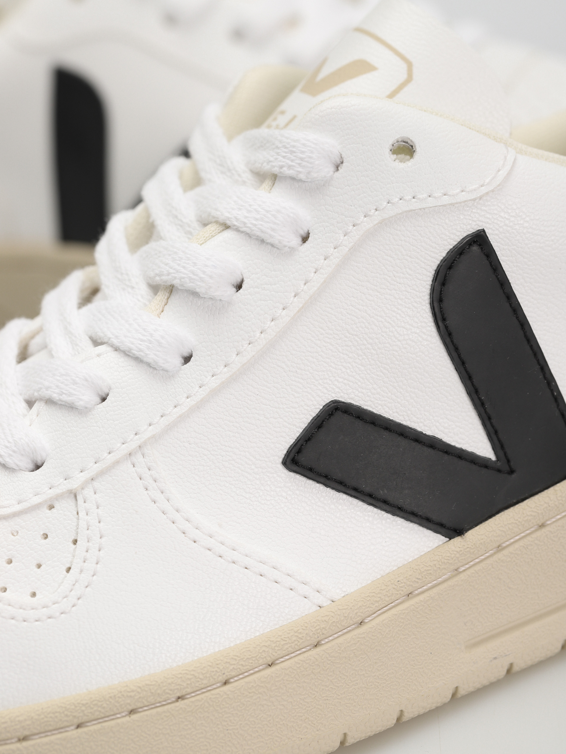 Взуття Veja V-10 Wmn (white black)