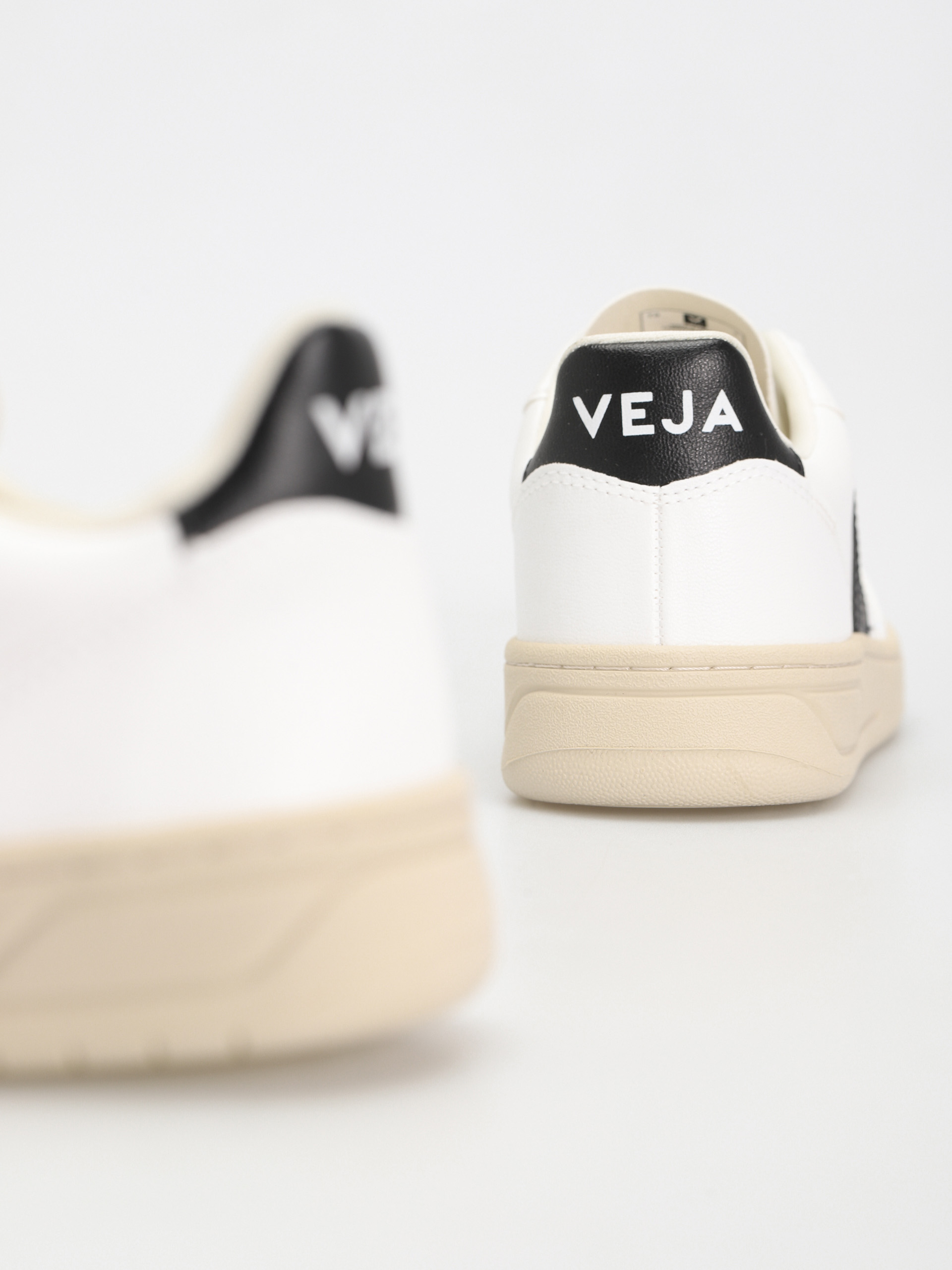 Взуття Veja V-10 Wmn (white black)