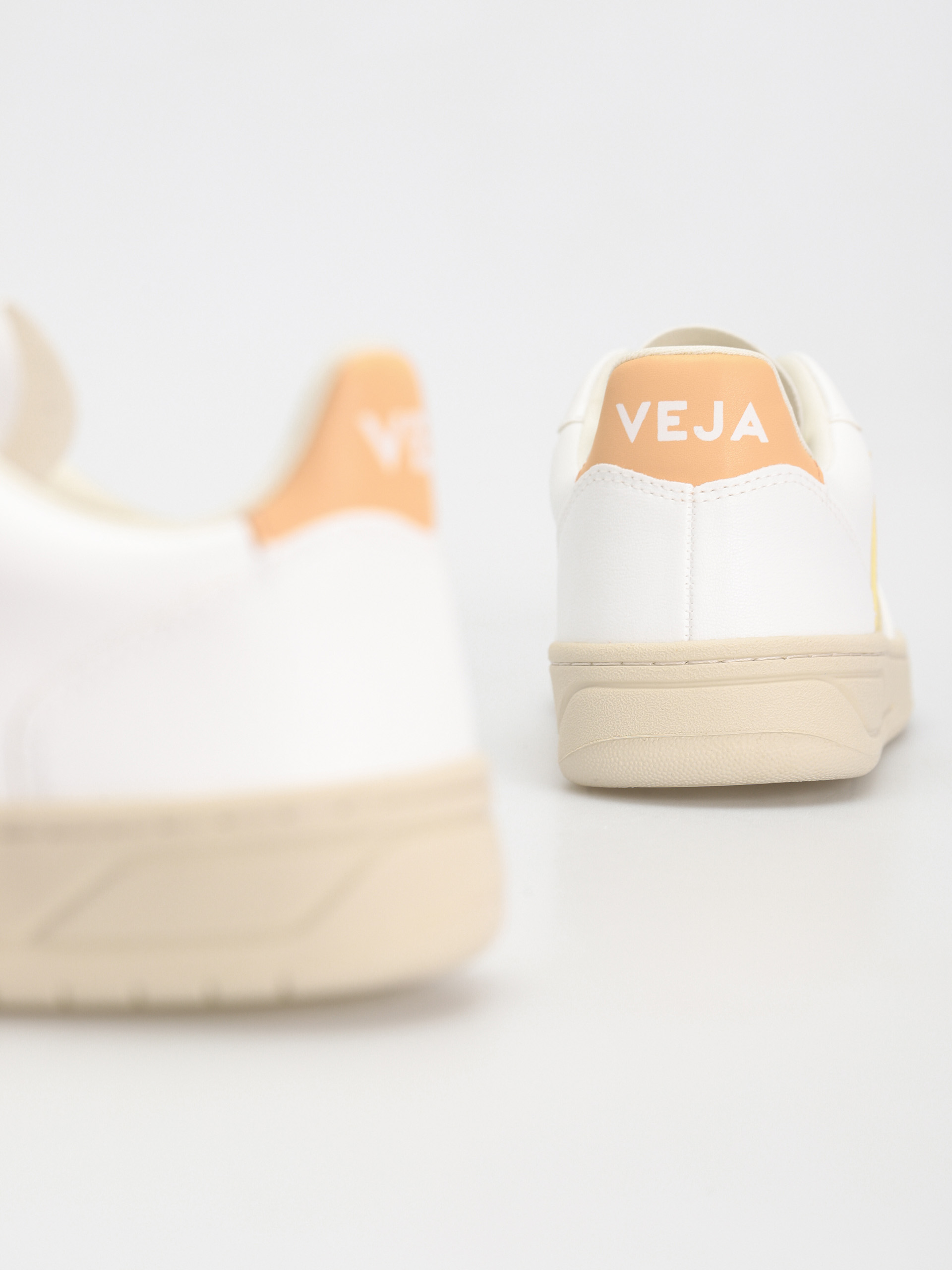 Взуття Veja V-10 Wmn (white sun peach)