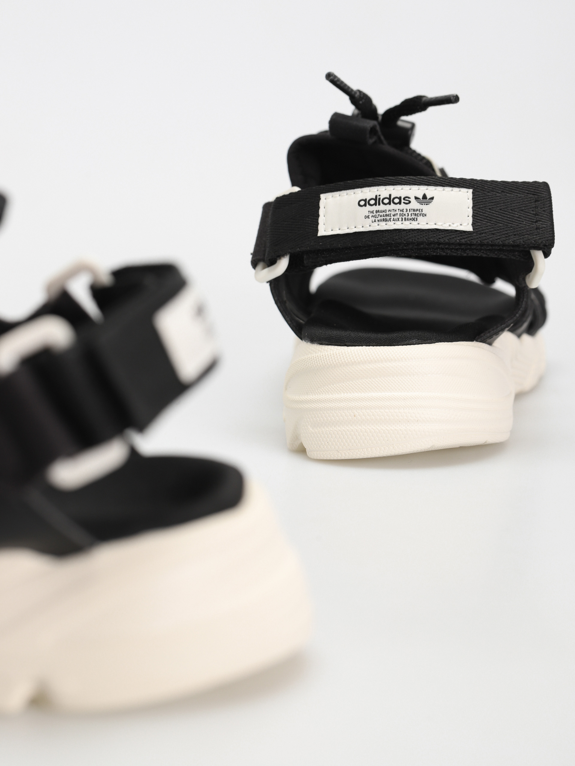 Сандалі adidas Originals Astir Sndl Wmn (cblack/owhite/owhite)