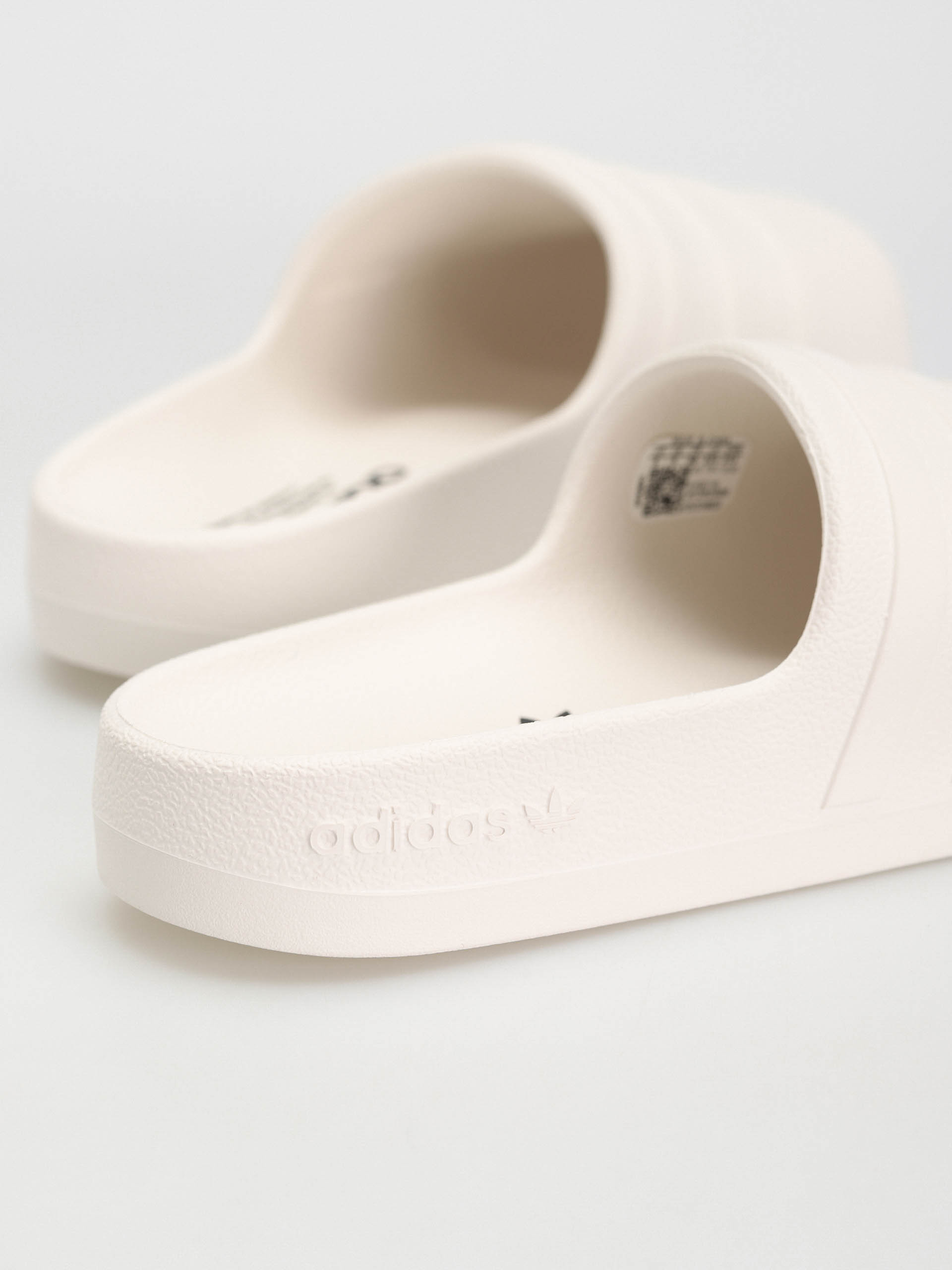 Шльопанці adidas Originals Adifom Adilette (owhite/owhite/cblack)