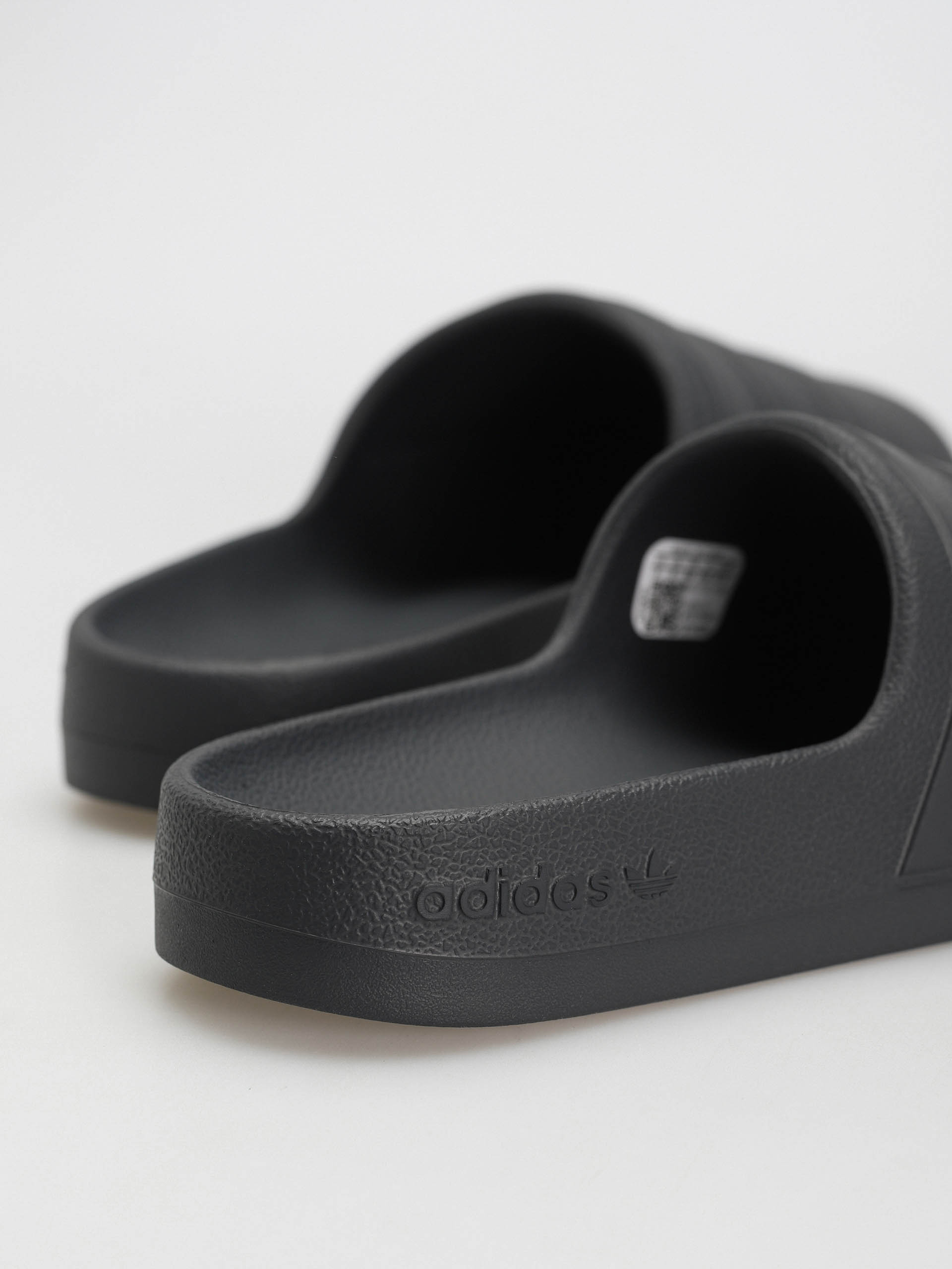 Шльопанці adidas Originals Adifom Adilette (carbon/carbon/cblack)