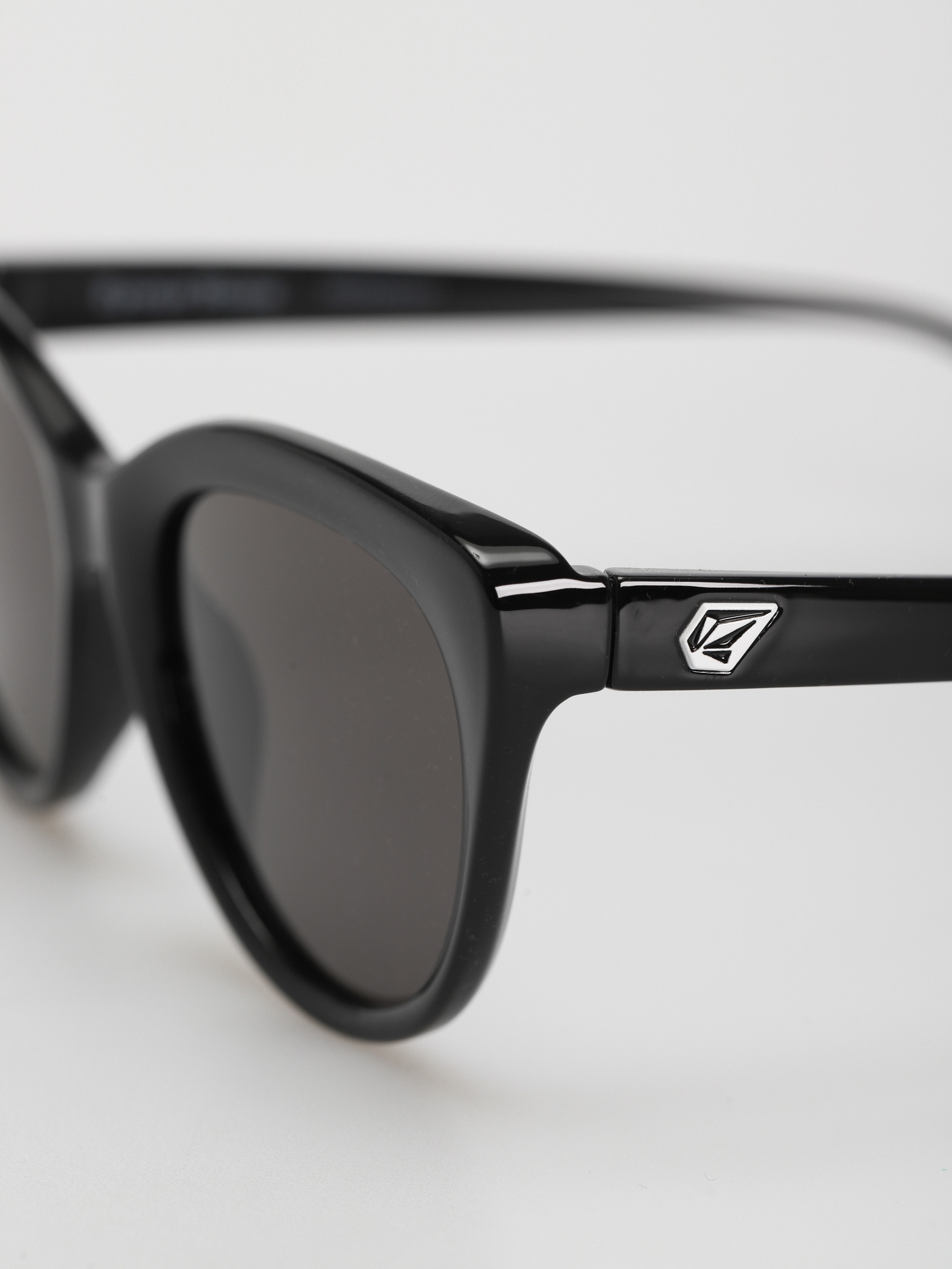 Сонцезахисні окуляри Volcom Eyeeye Stone Wmn (gloss black/gray)