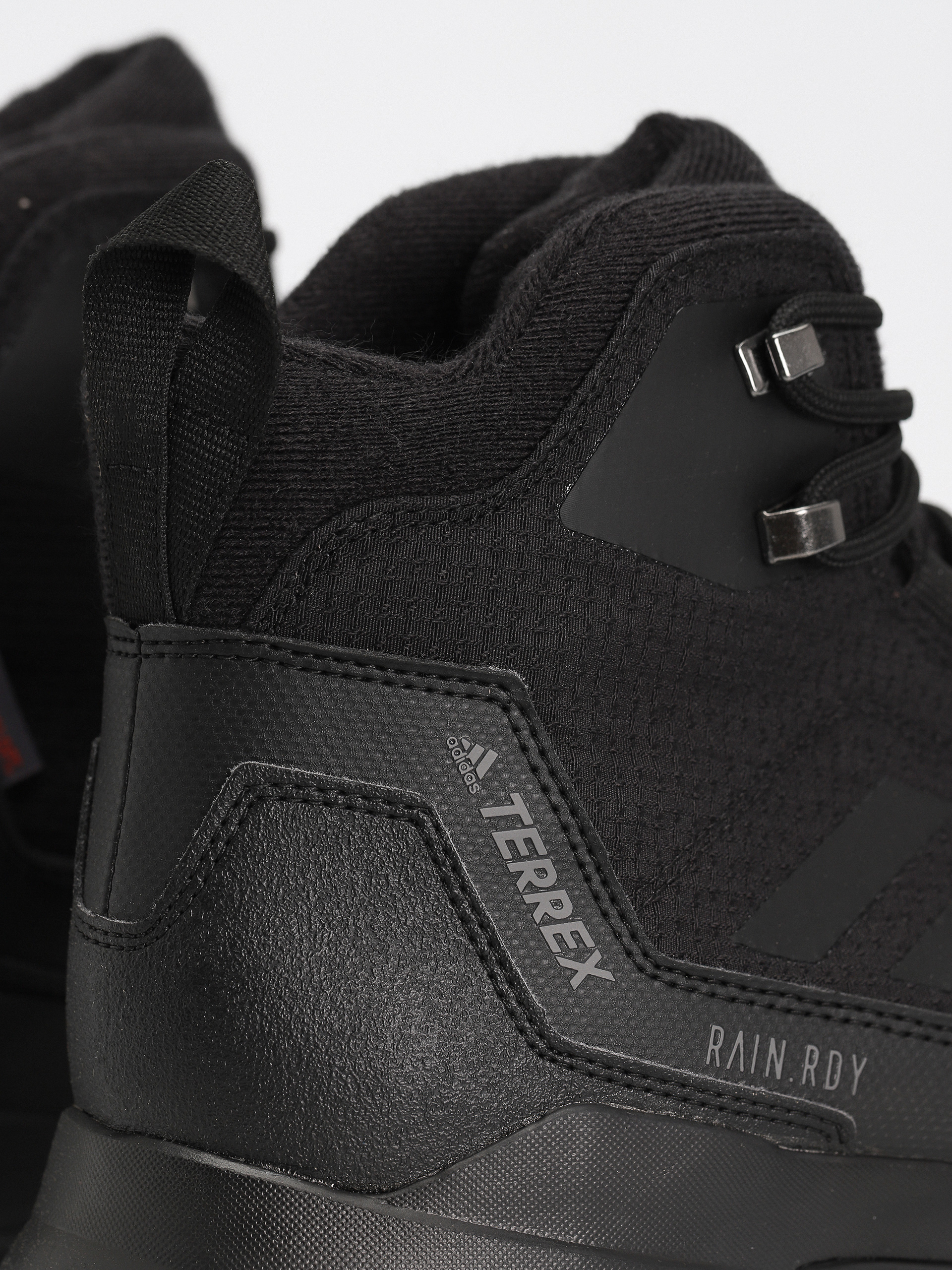 Взуття adidas Originals Frozetrack (cblack/cblack/grefou)