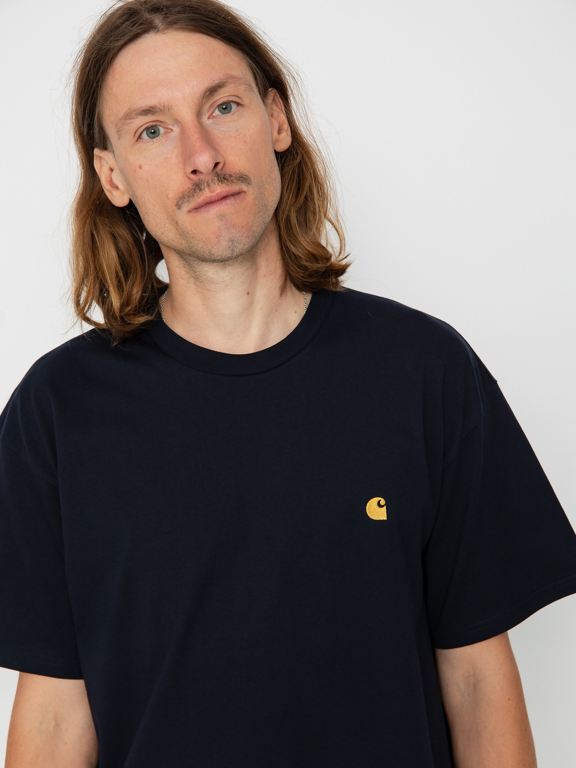 Футболка Carhartt WIP Chase (dark navy/gold)