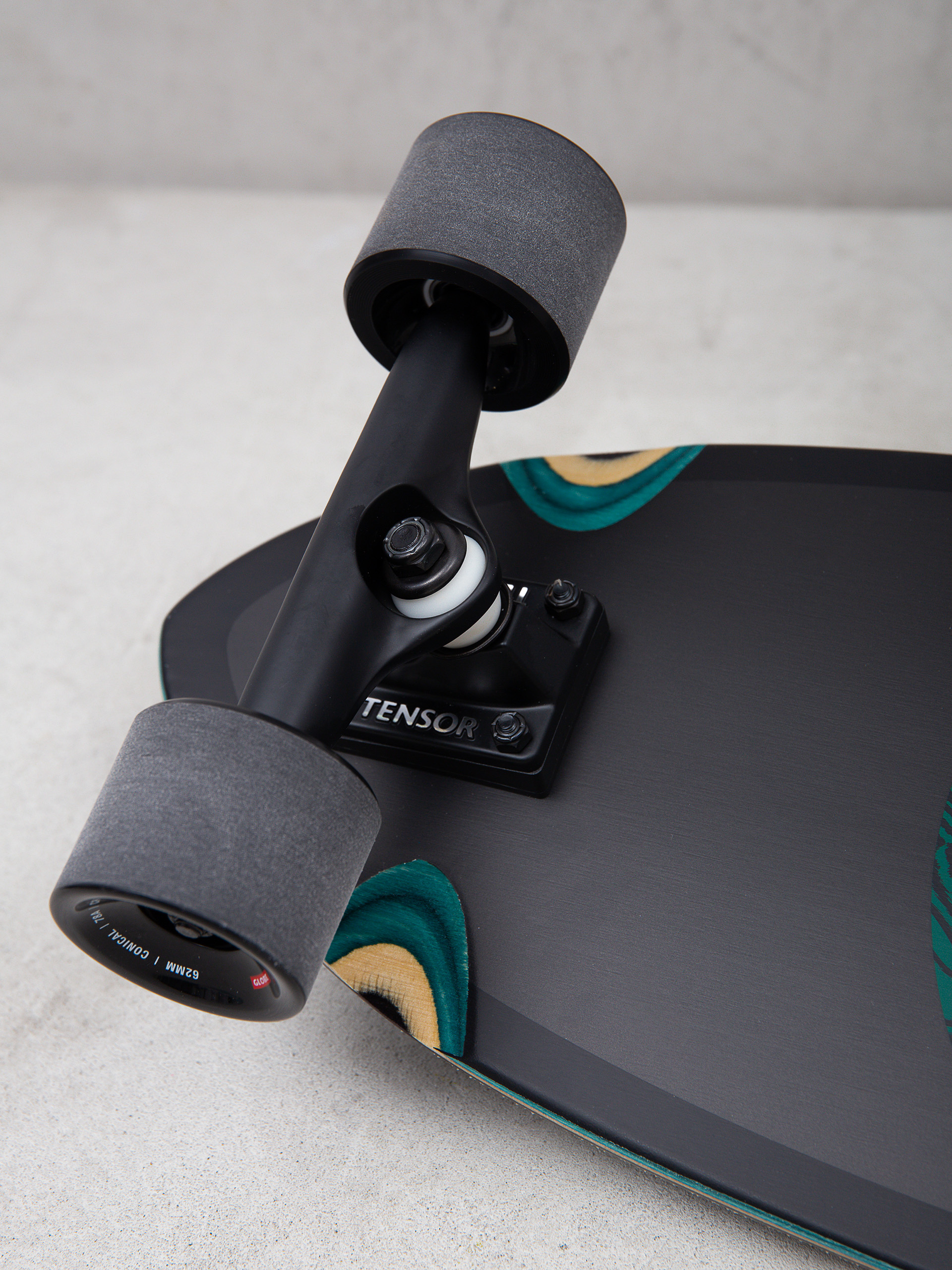 Скейтборд круізер Globe Chromantic (psy palm)