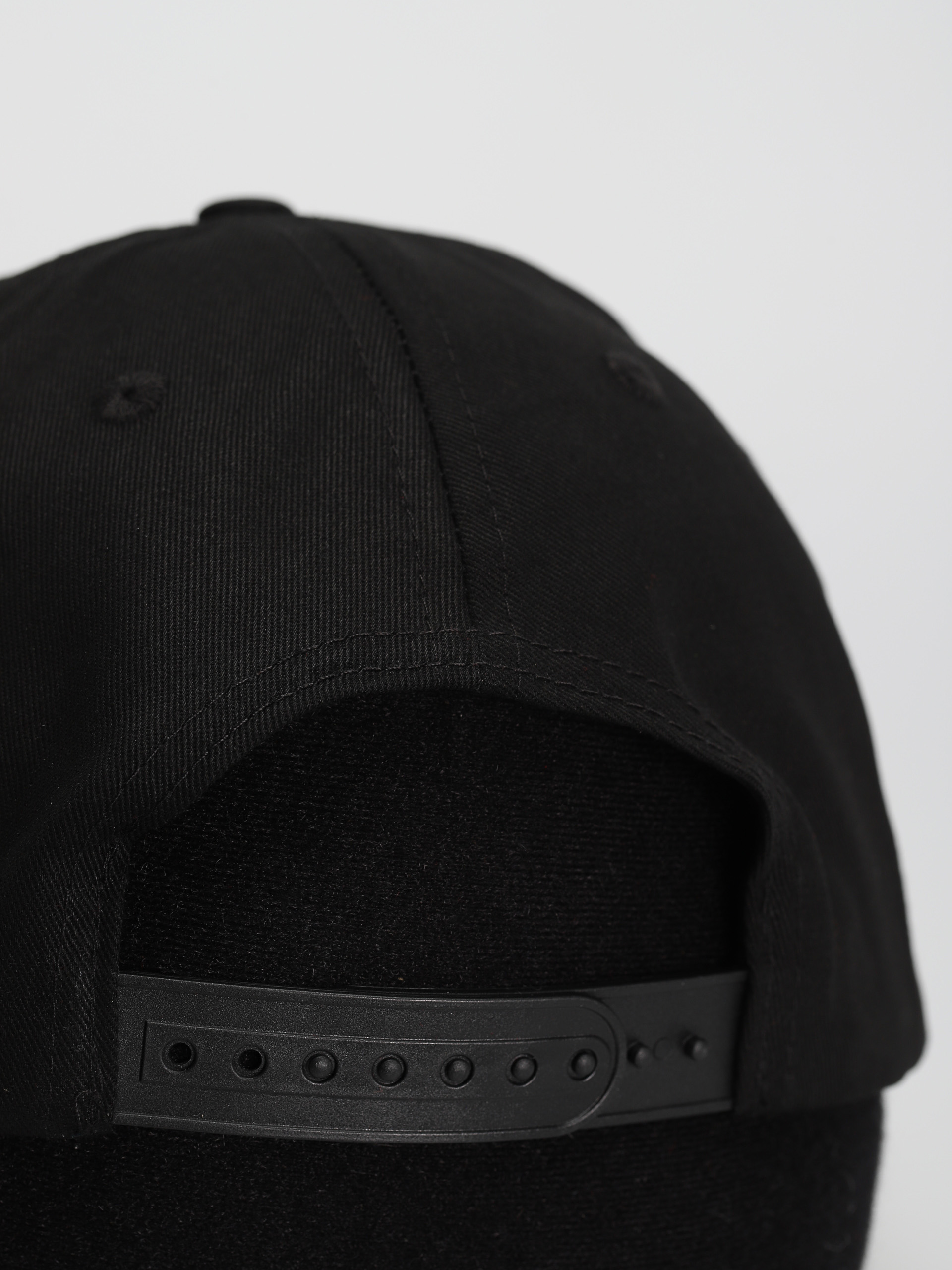 Кепка Santa Cruz Classic Dot Snapback (black)