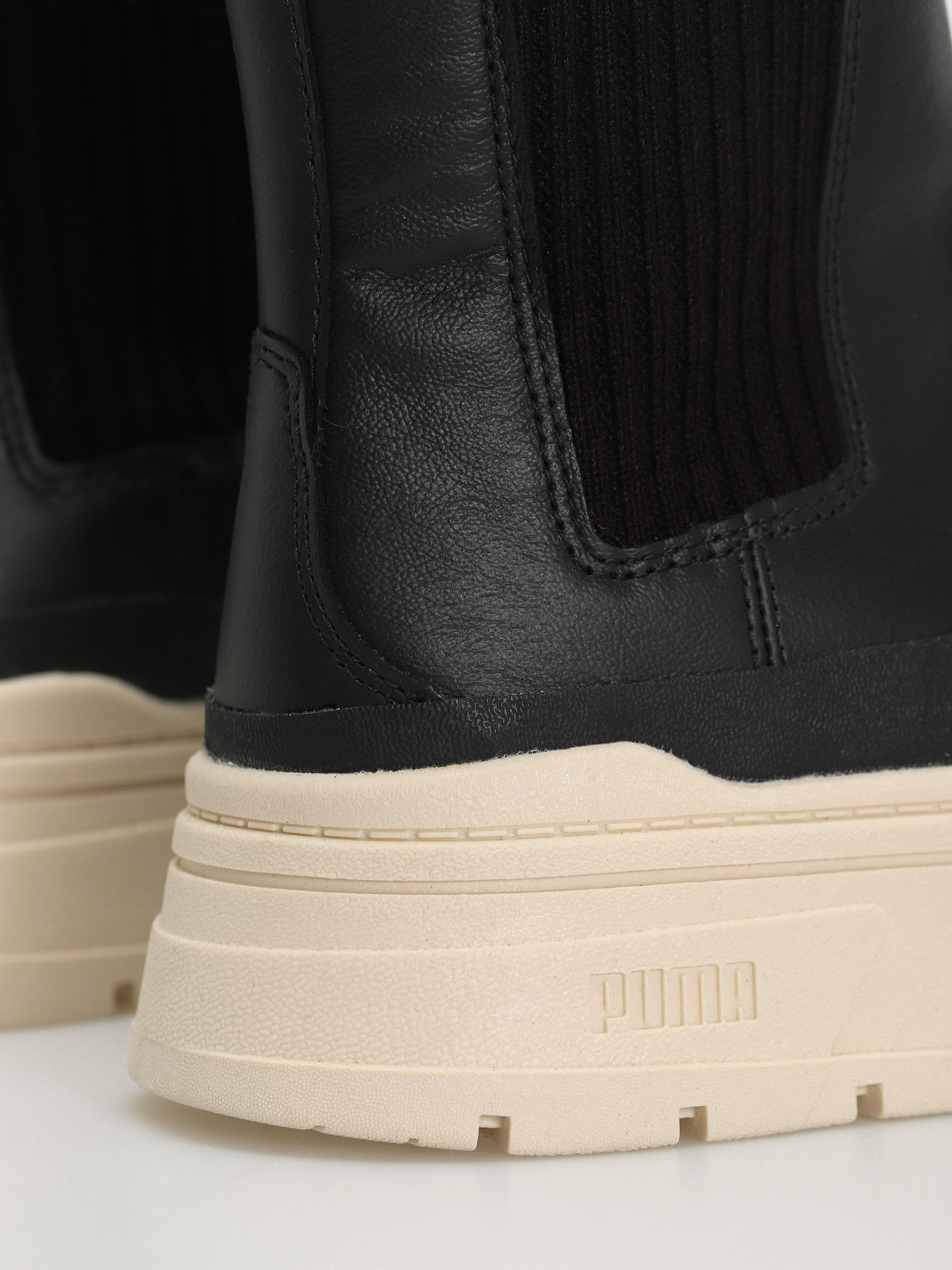 Взуття Puma Mayze Stack Chelsea Winter Wmn (puma black)
