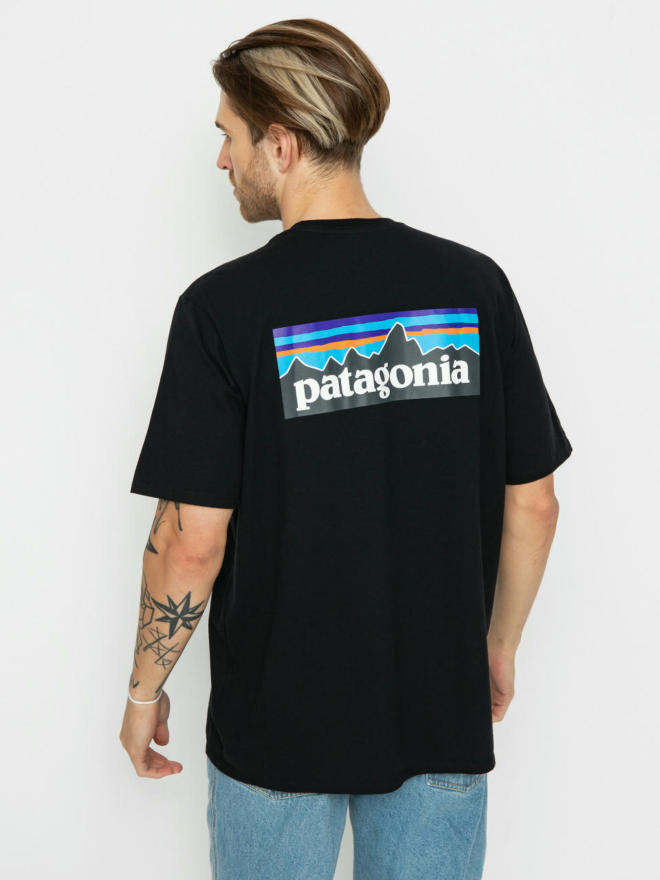 Футболка Patagonia P6 Logo Responsibili (black)