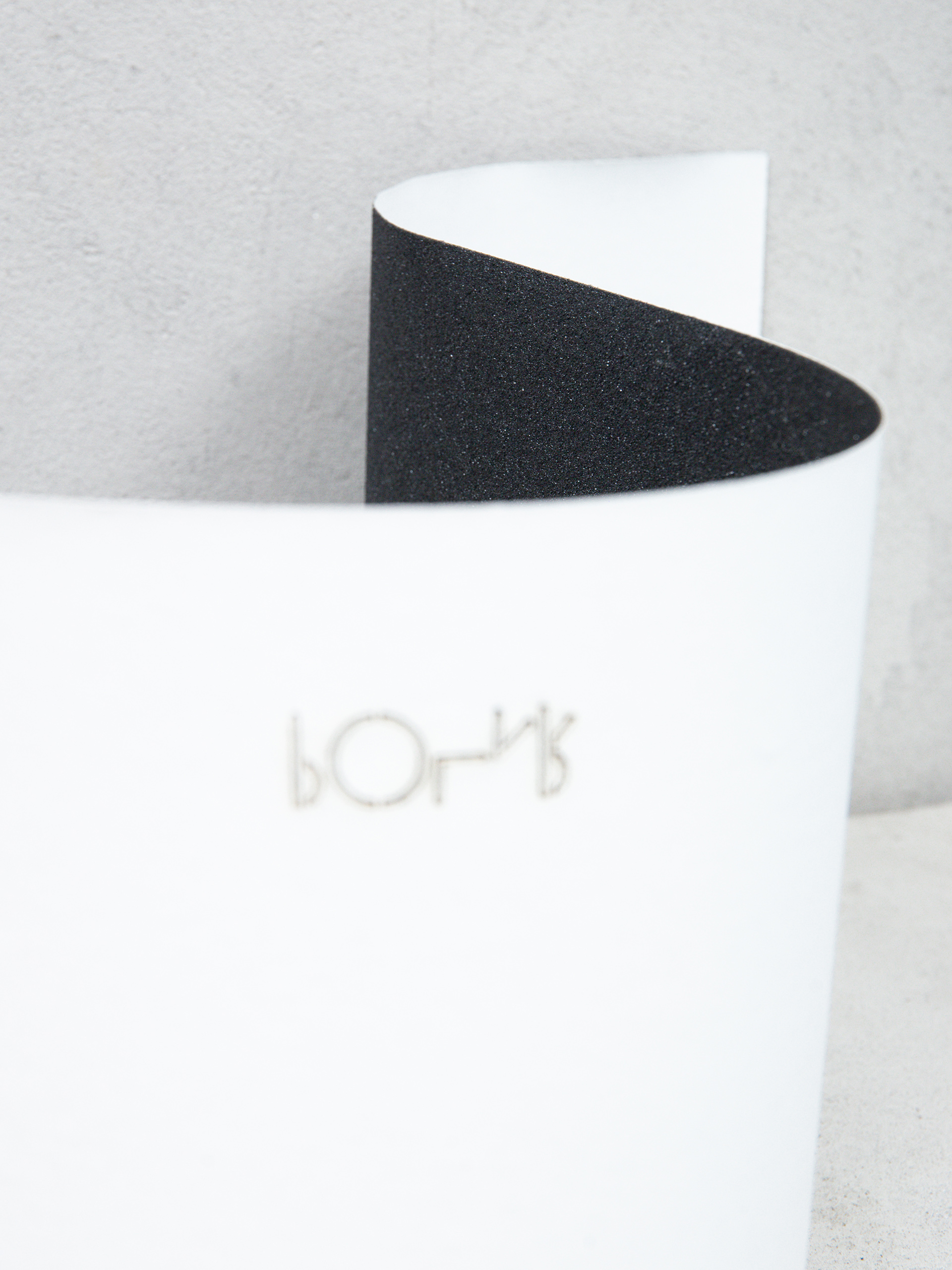 Наждак Polar Skate Vertical Polar Script (black)