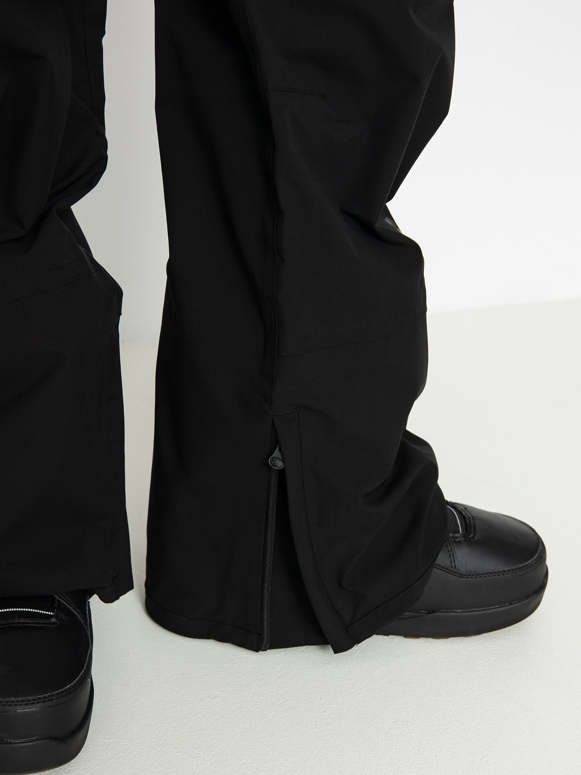 Чоловічі Сноубордичні штани ThirtyTwo Basement Bib (black)