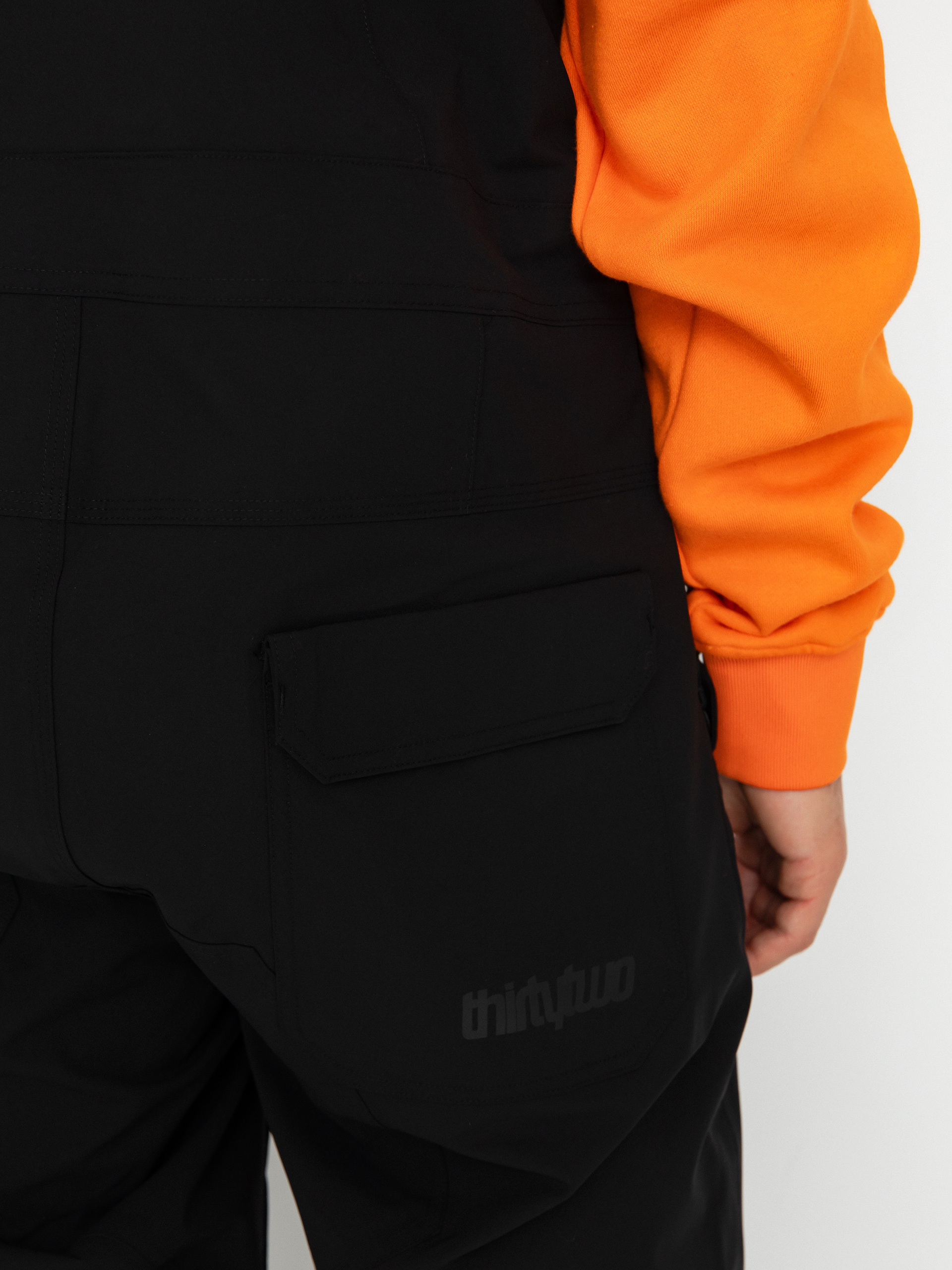 Чоловічі Сноубордичні штани ThirtyTwo Basement Bib (black)