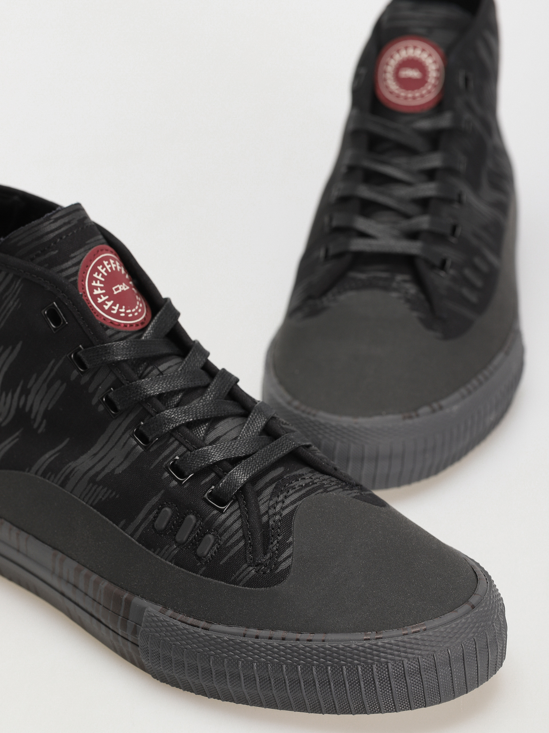 Взуття Globe Gillette Mid (graphite/former)