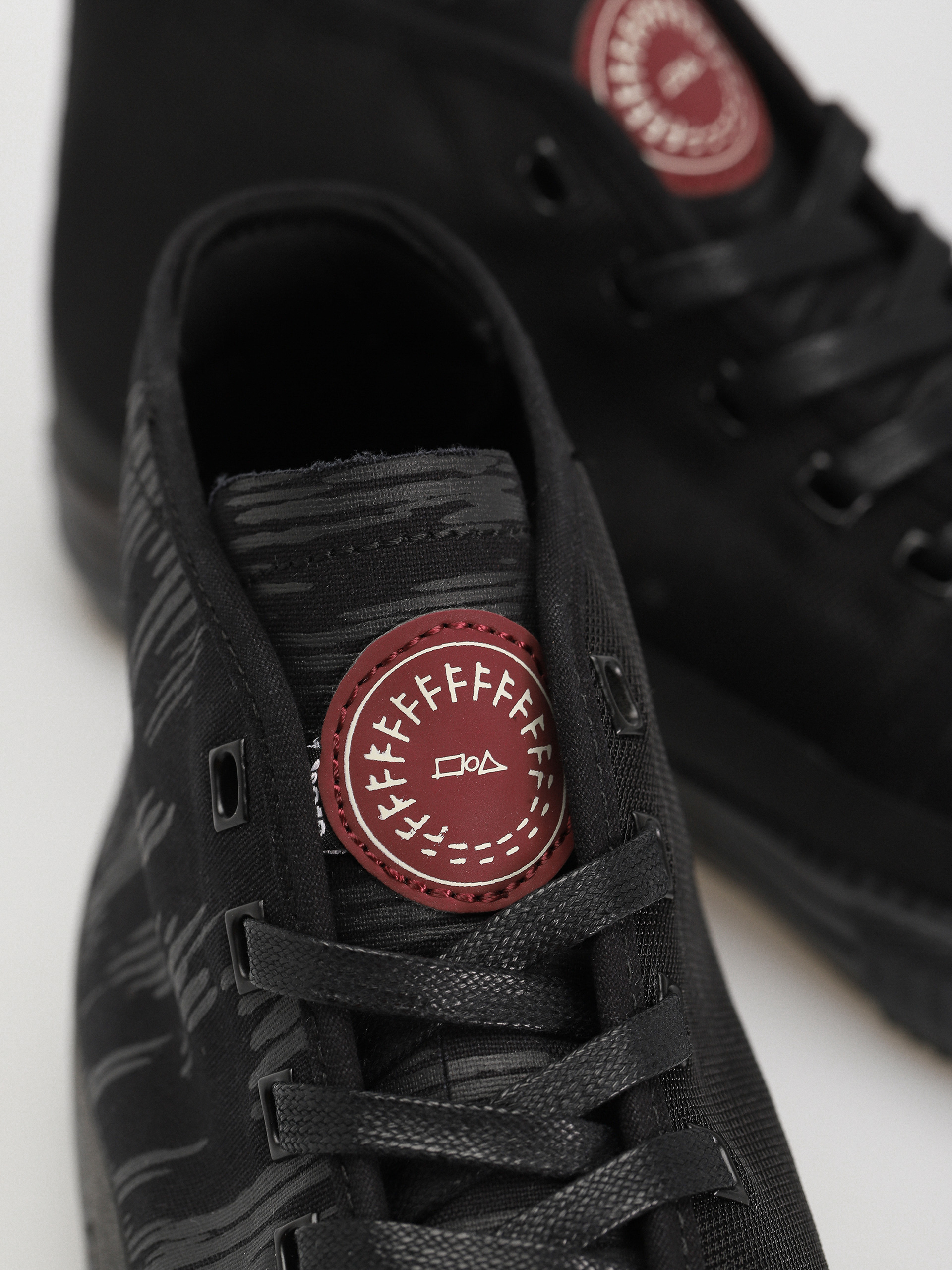 Взуття Globe Gillette Mid (graphite/former)