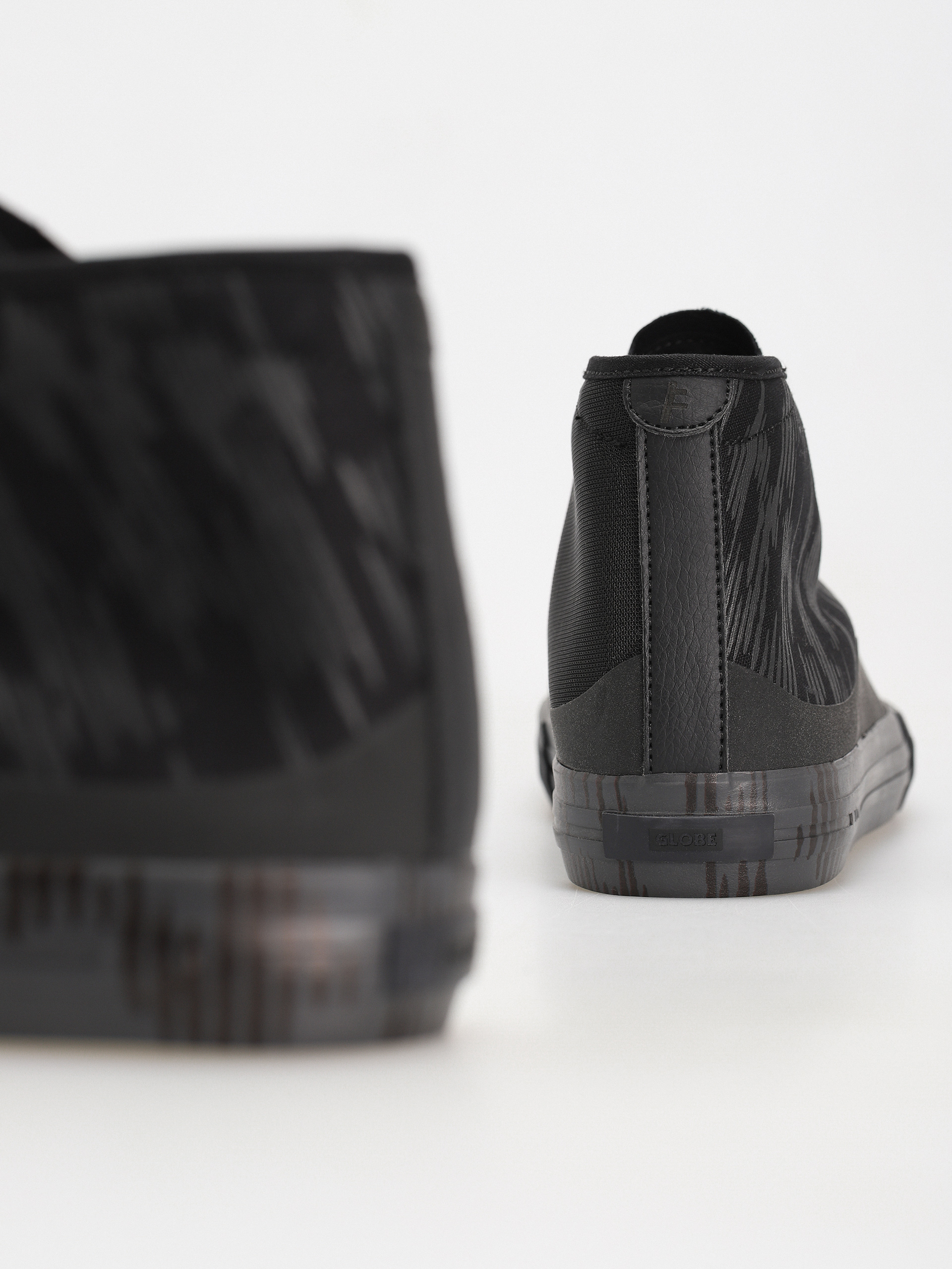 Взуття Globe Gillette Mid (graphite/former)