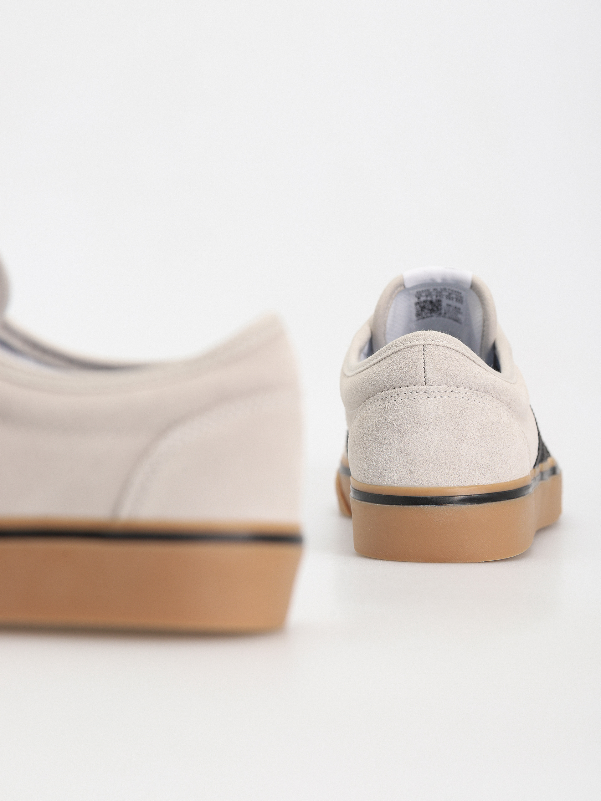 Взуття adidas Adi Ease (crywht/cblack/gum4)