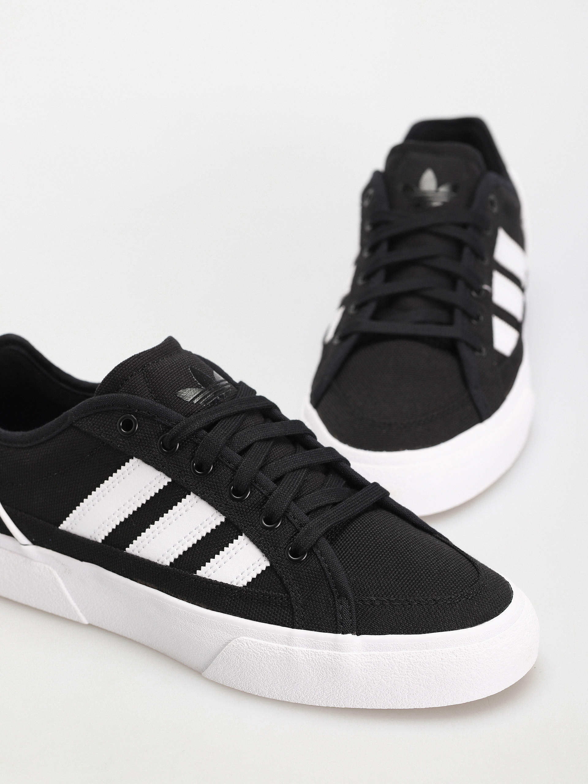 Взуття adidas Court TNS Premiere (cblack/ftwwht/ftwwht)