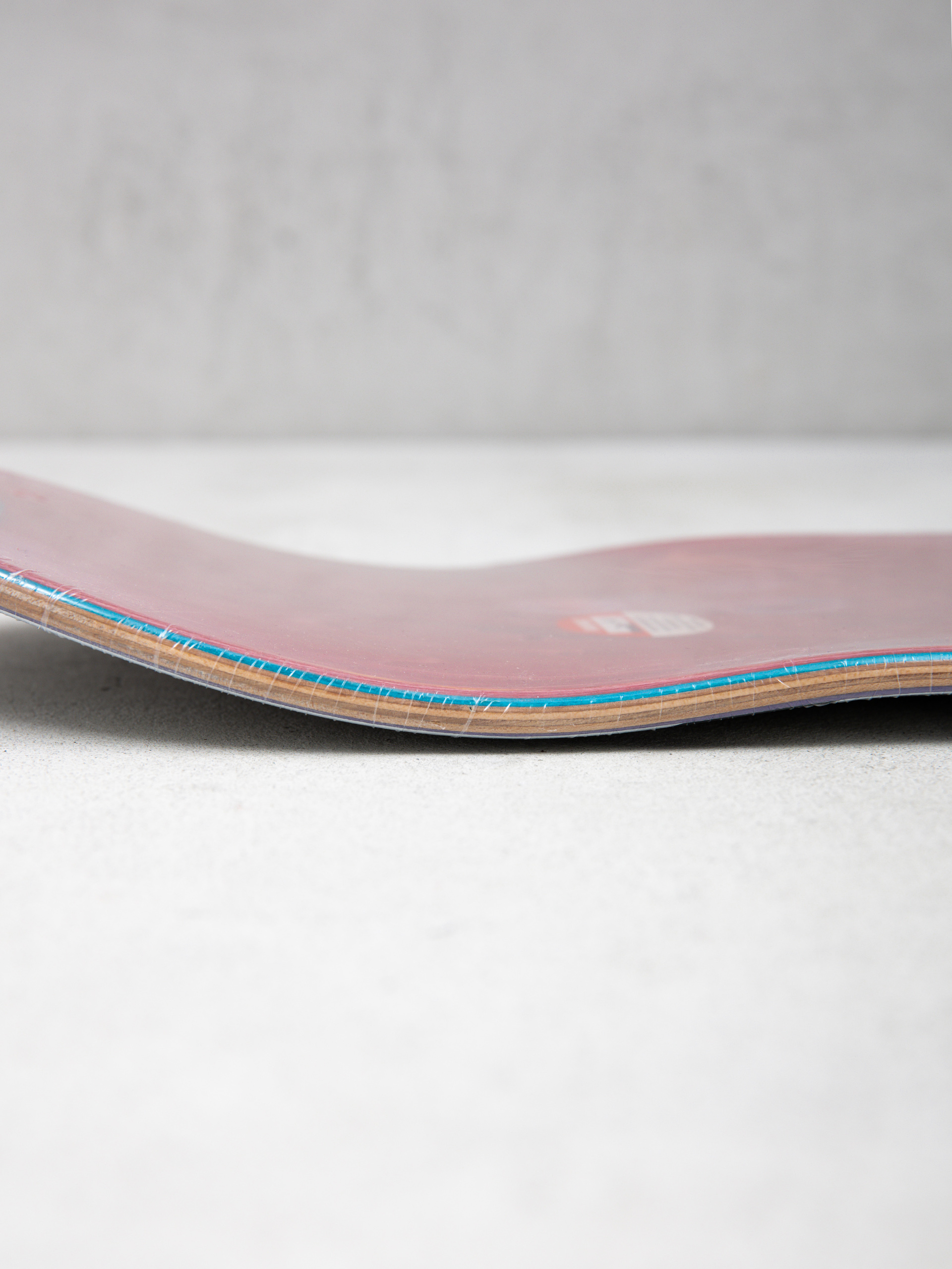 Декa Real Classic Oval (white/black)