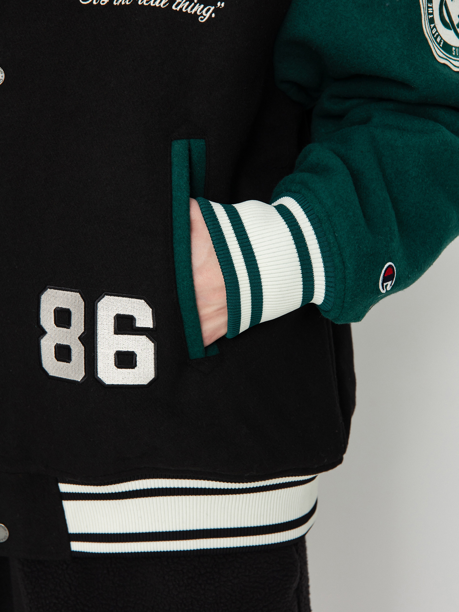 Куртка Champion X Coca Cola Bomber Jacket 220191 (nbk/hlg/ofw)