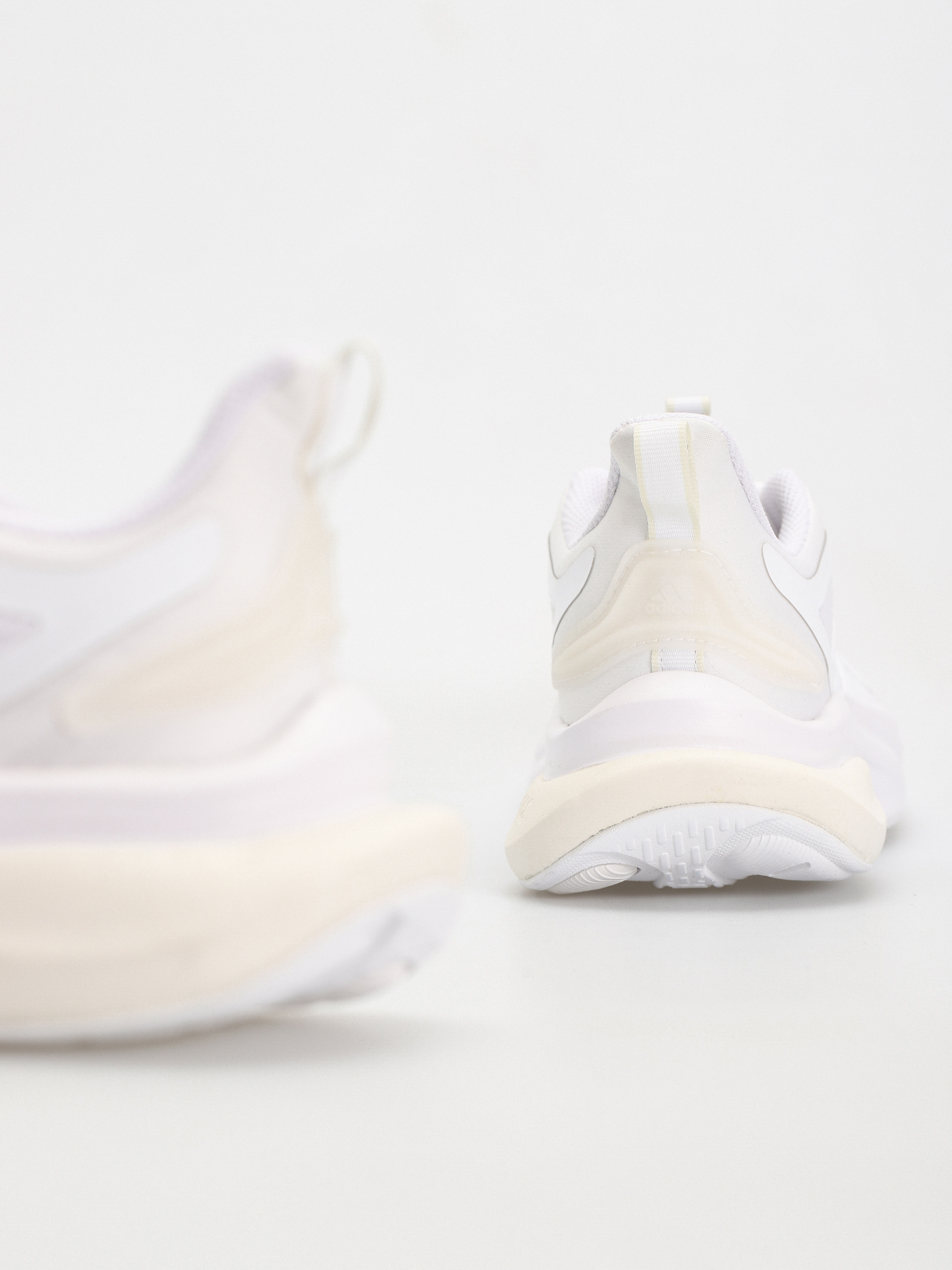 Взуття adidas AlphaBounce + (ftwwht/ftwwht/cwhite)