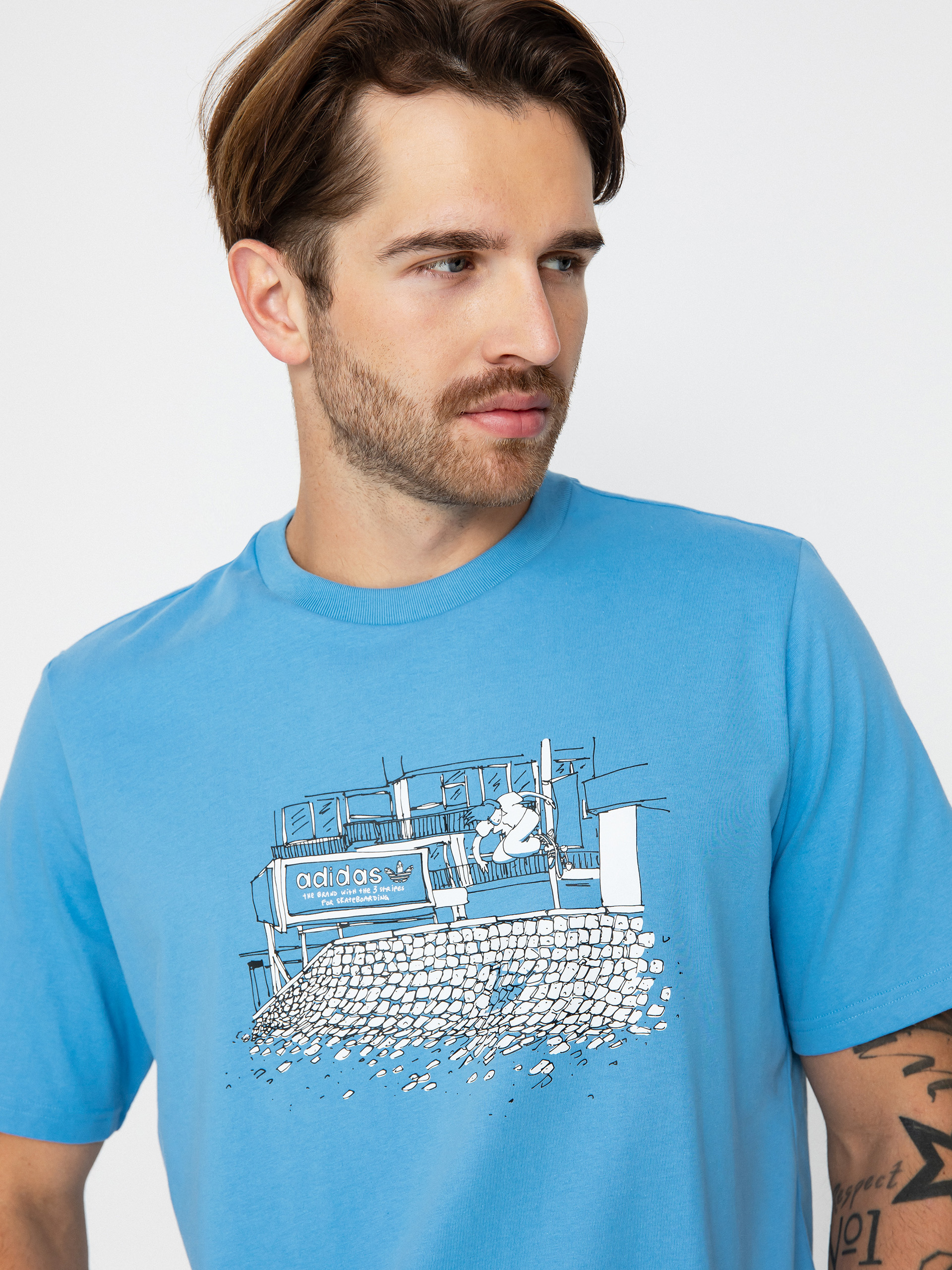 Футболка adidas Hjones 2 (ltblue/multco)