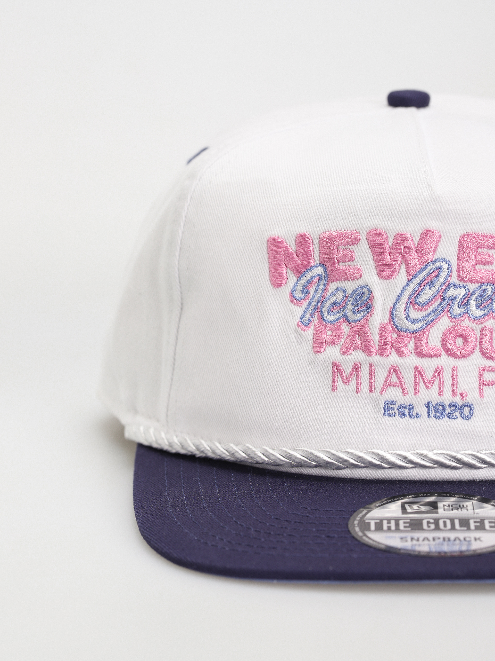 Кепка New Era Graphic Golfer (white/navy)