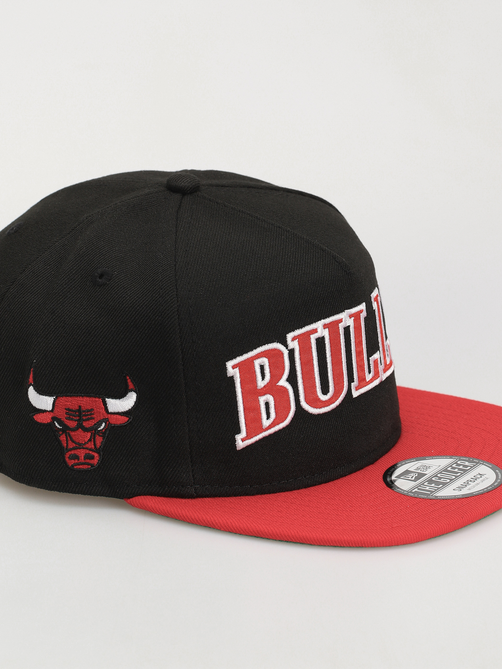 Кепка New Era NBA Golfer Chicago Bulls (black/red)