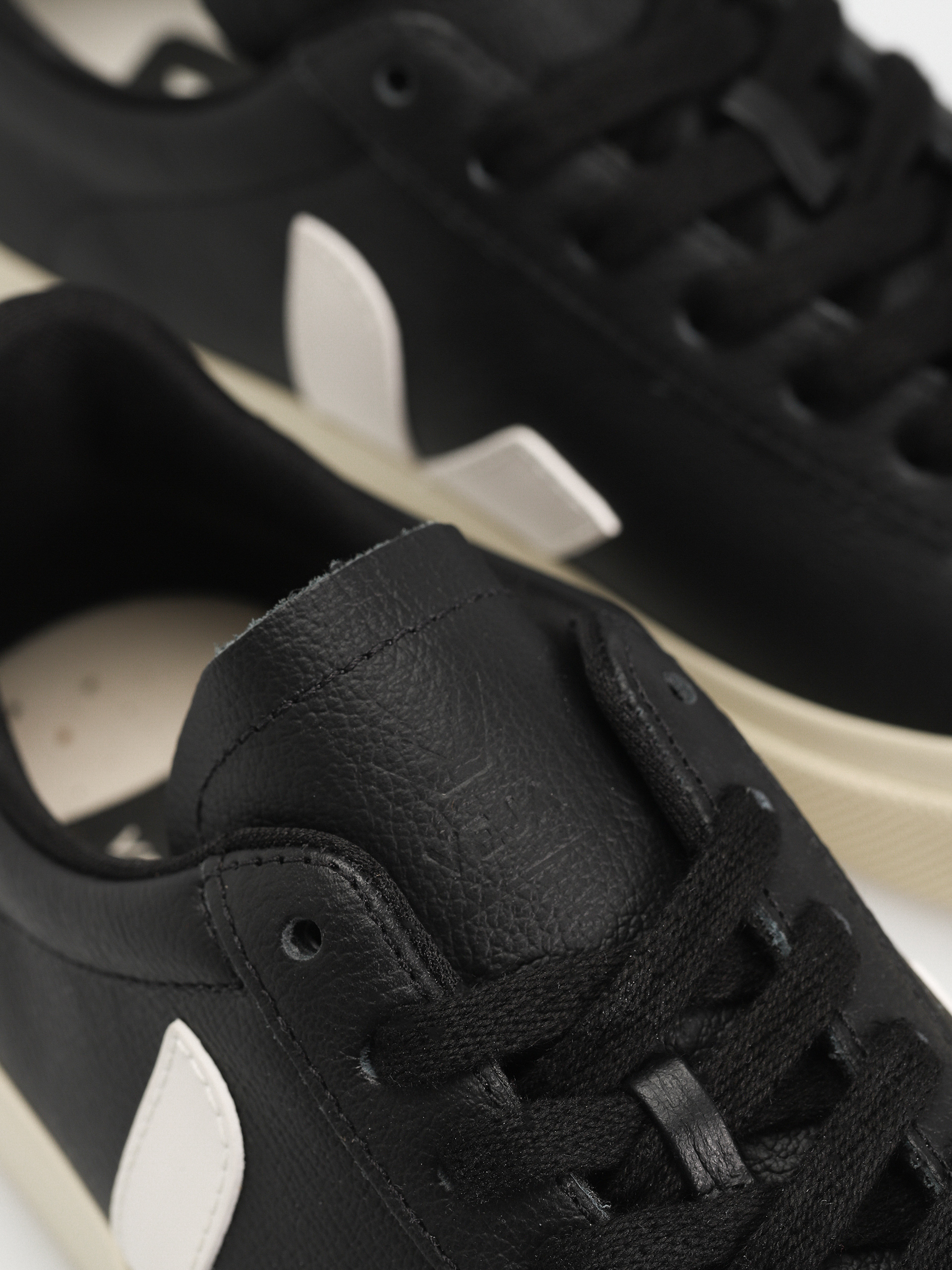 Взуття Veja Campo Wmn (black white)