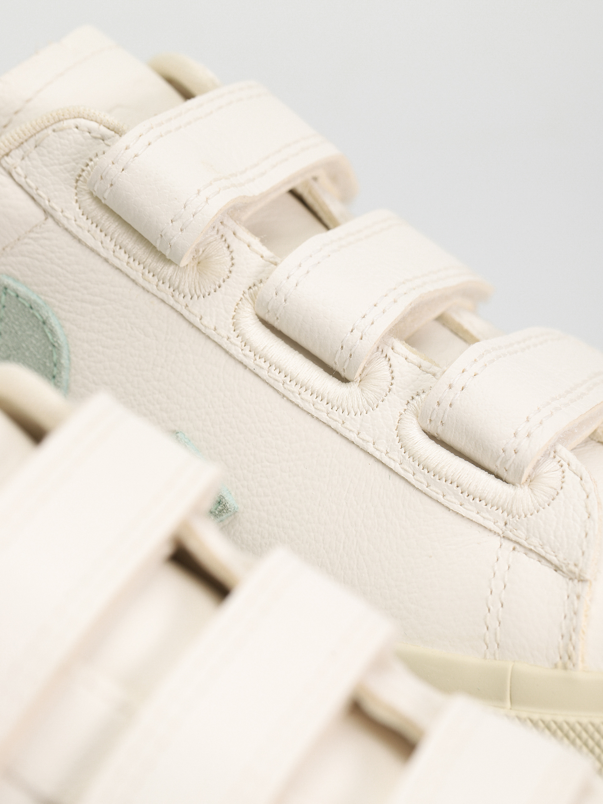 Взуття Veja Recife Logo Wmn (extra white matcha)
