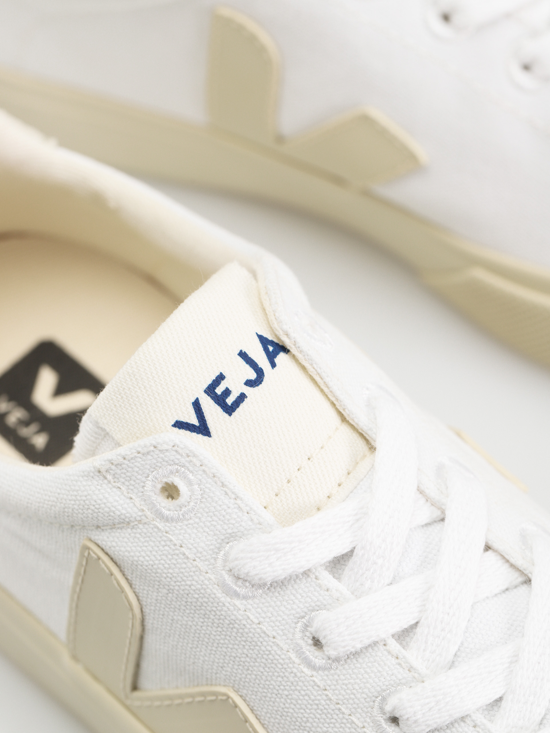 Взуття Veja Campo Canvas Wmn (white pierre)
