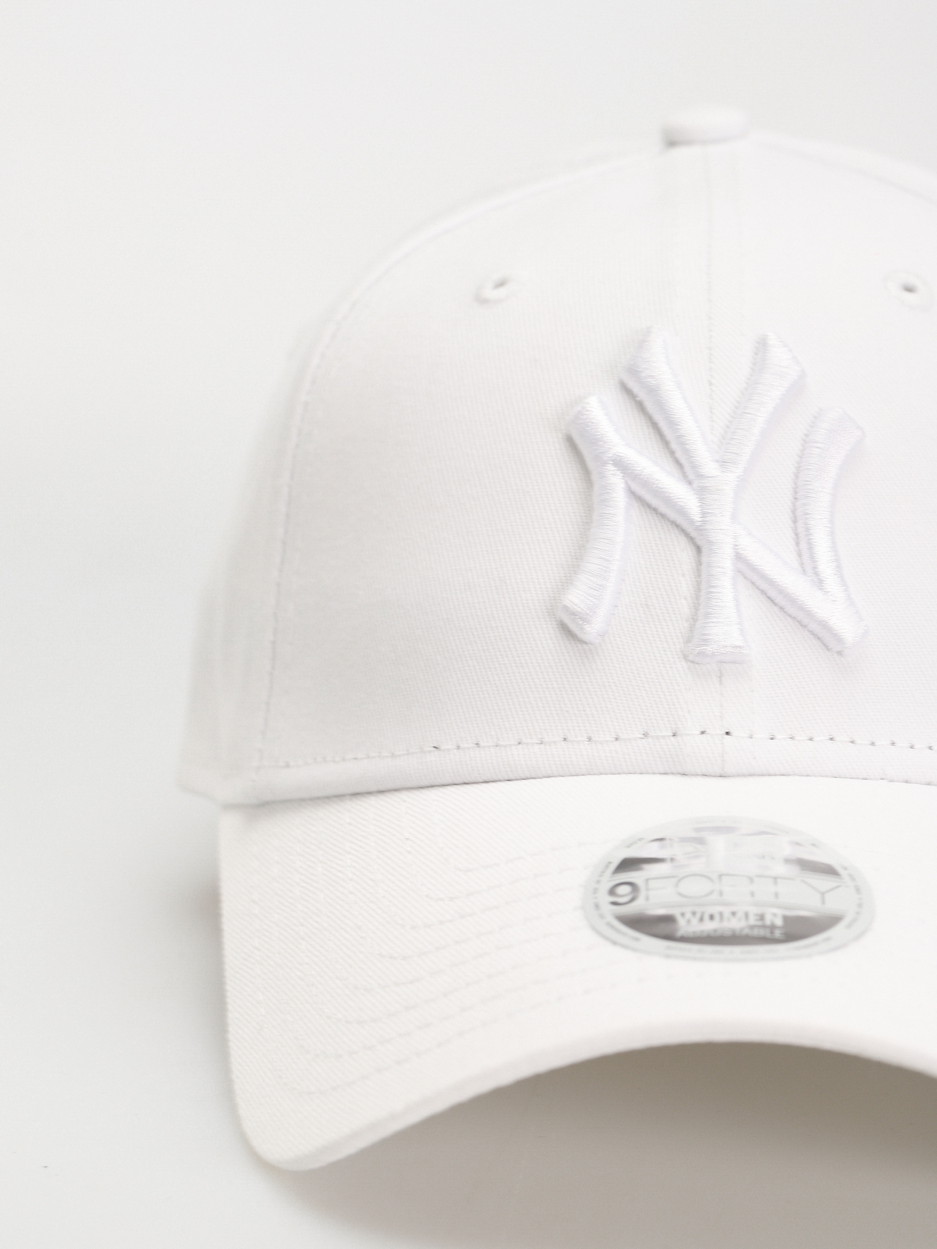 Кепка New Era League Essential 9Forty New York Yankees Wmn (white/white)