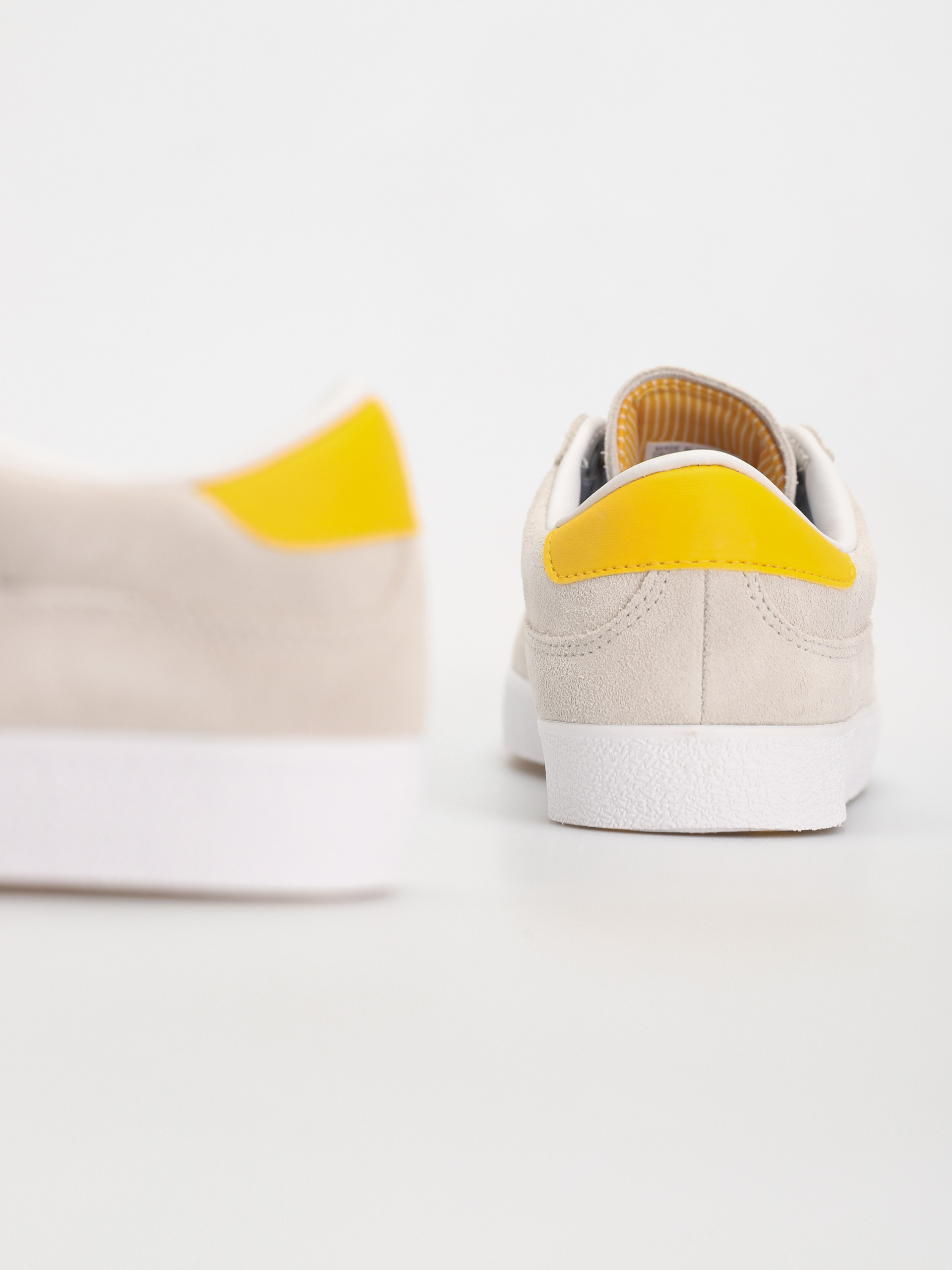 Взуття adidas Puig Indoor (crywht/bogold/ftwwht)