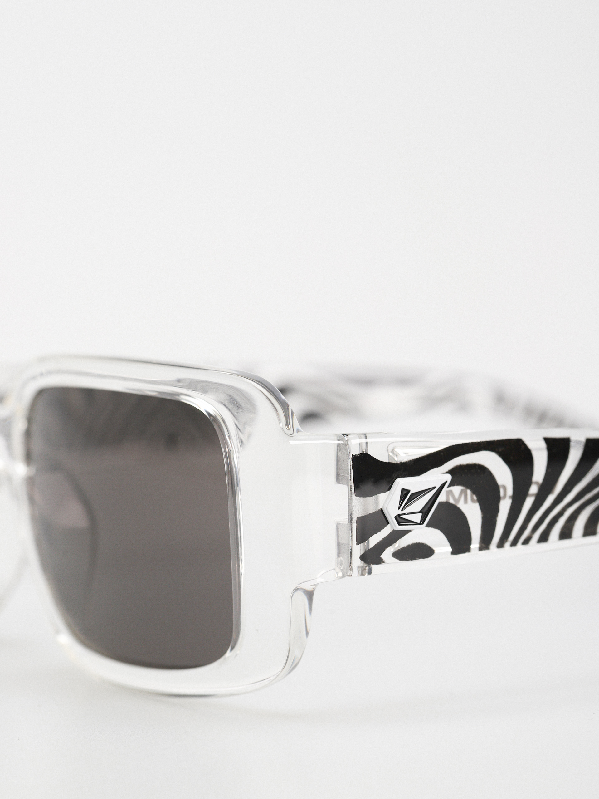 Сонцезахисні окуляри Volcom True (asphalt beach/gray)