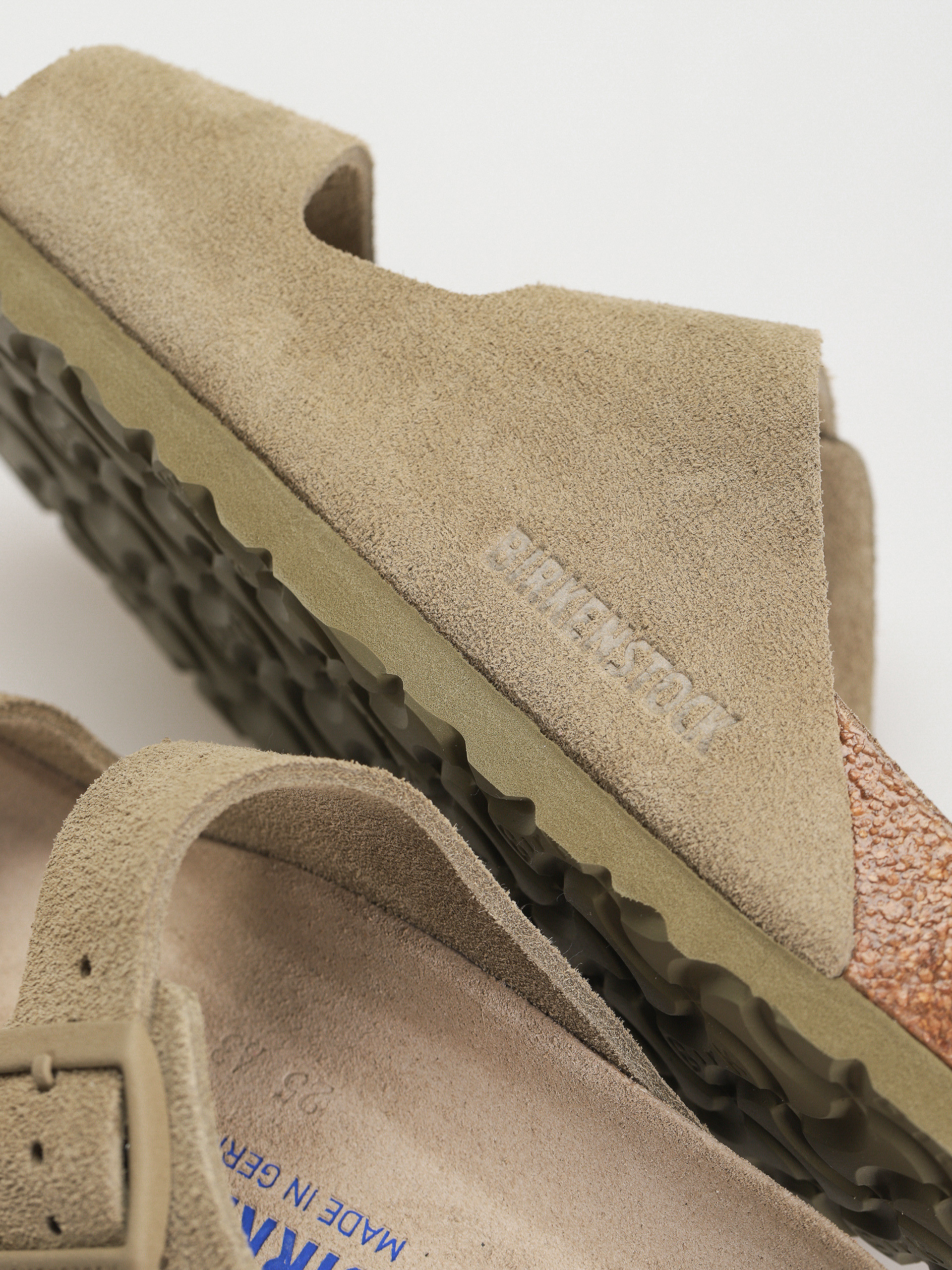 Шльопанці Birkenstock Arizona Suede Leather Narrow Wmn (faded khaki)