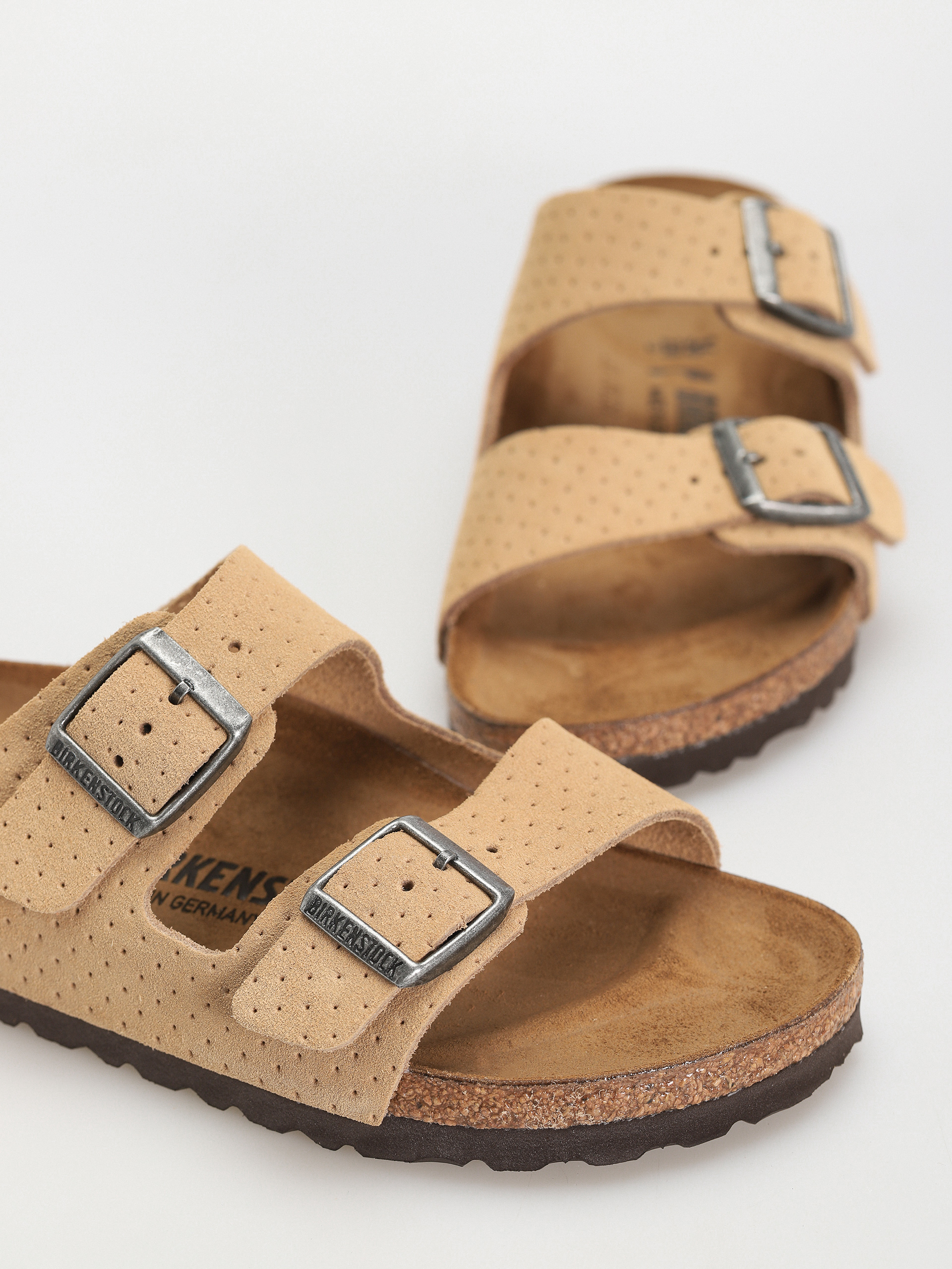 Шльопанці Birkenstock Arizona Suede Embossed Narrow Wmn (emboss dots new beige)