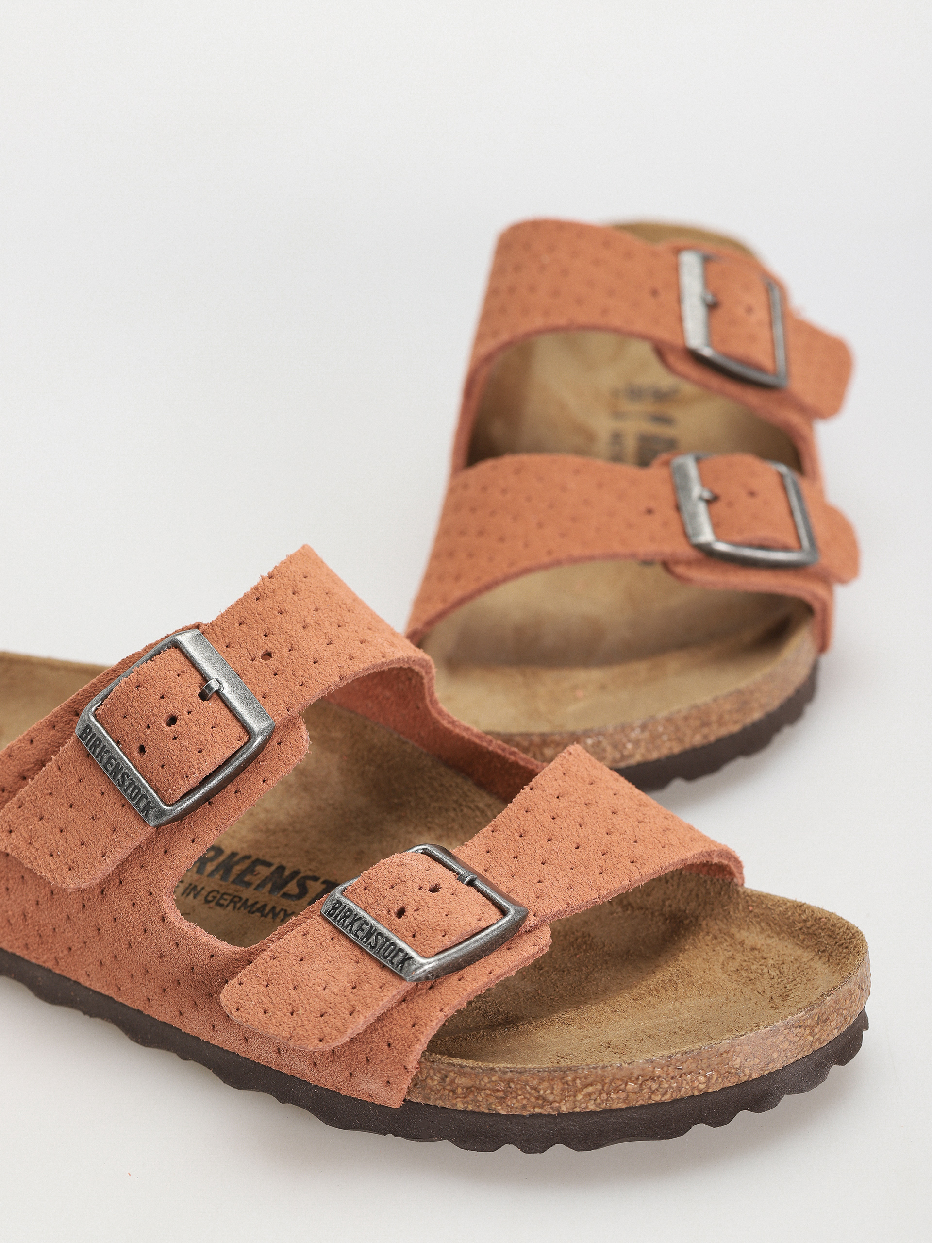 Шльопанці Birkenstock Arizona Suede Embossed Narrow Wmn (emboss dots burnt orange)