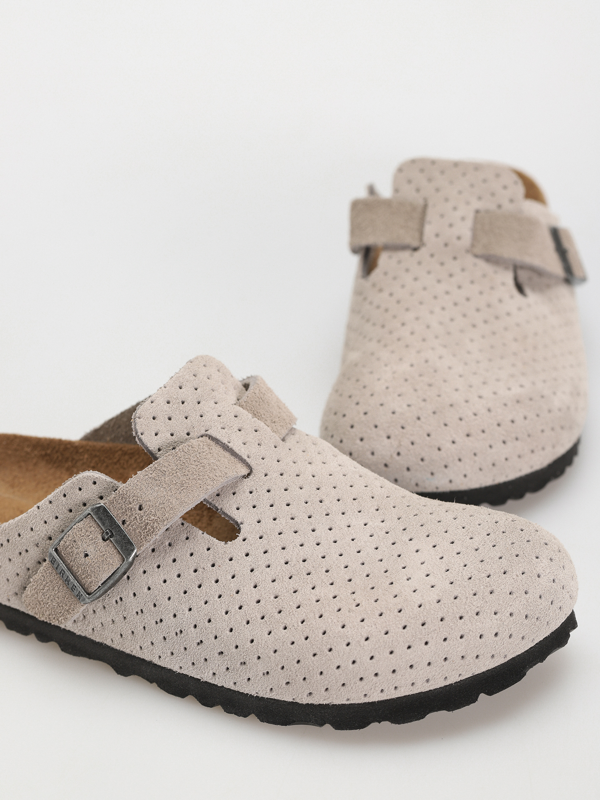 Шльопанці Birkenstock Boston Suede Embossed Narrow Wmn (emboss dots stone coin)