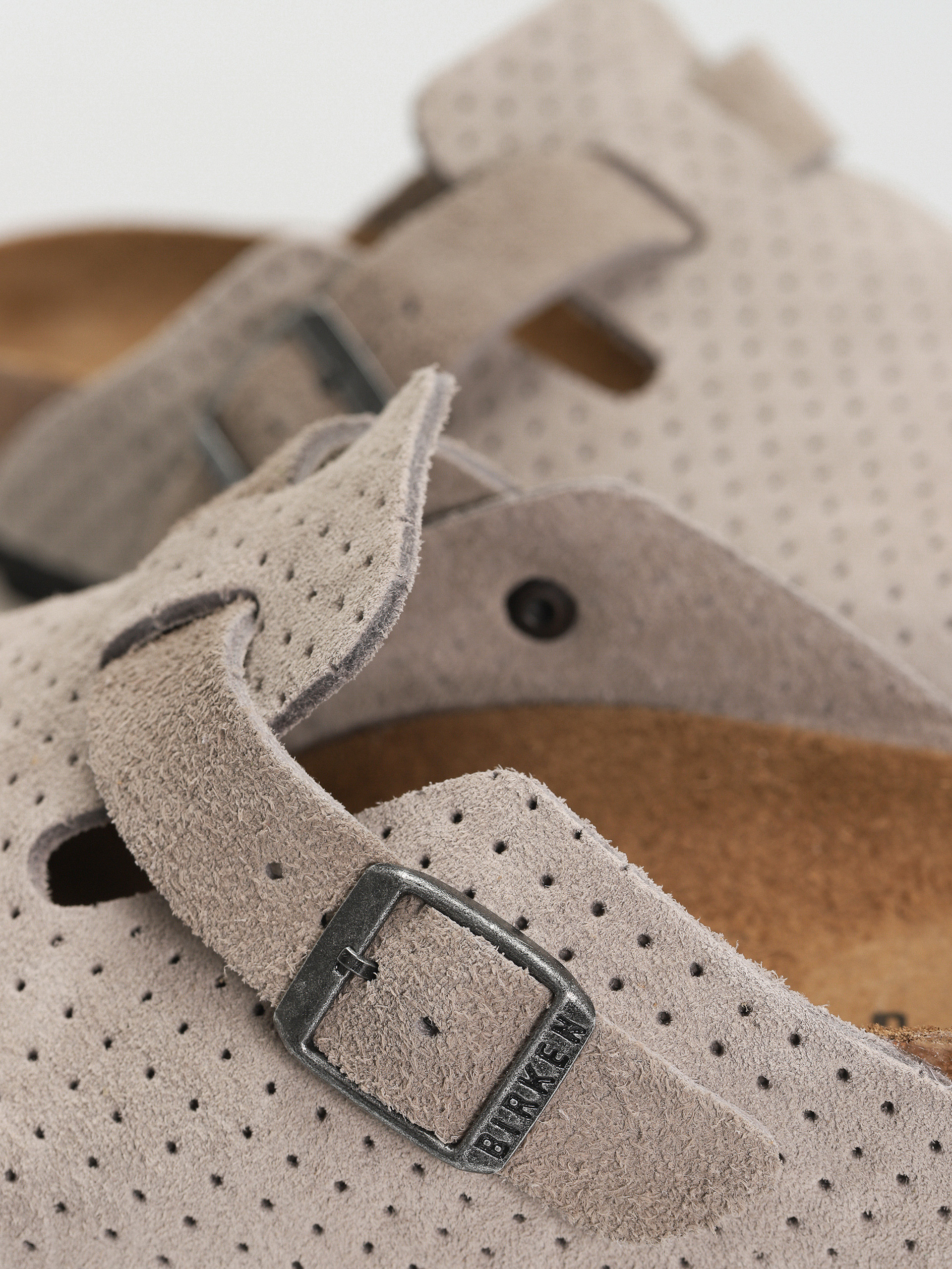 Шльопанці Birkenstock Boston Suede Embossed Narrow Wmn (emboss dots stone coin)
