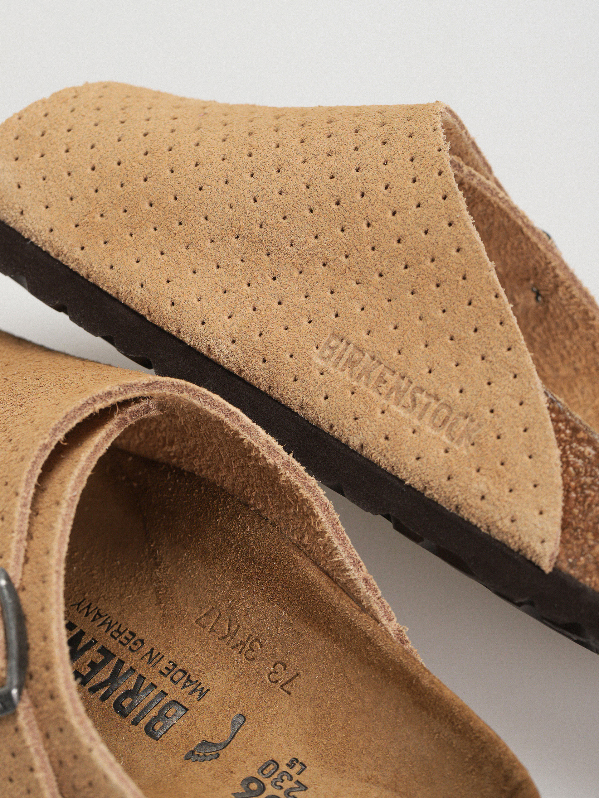 Шльопанці Birkenstock Zurich Suede Embossed Narrow Wmn (emboss dots new beige)