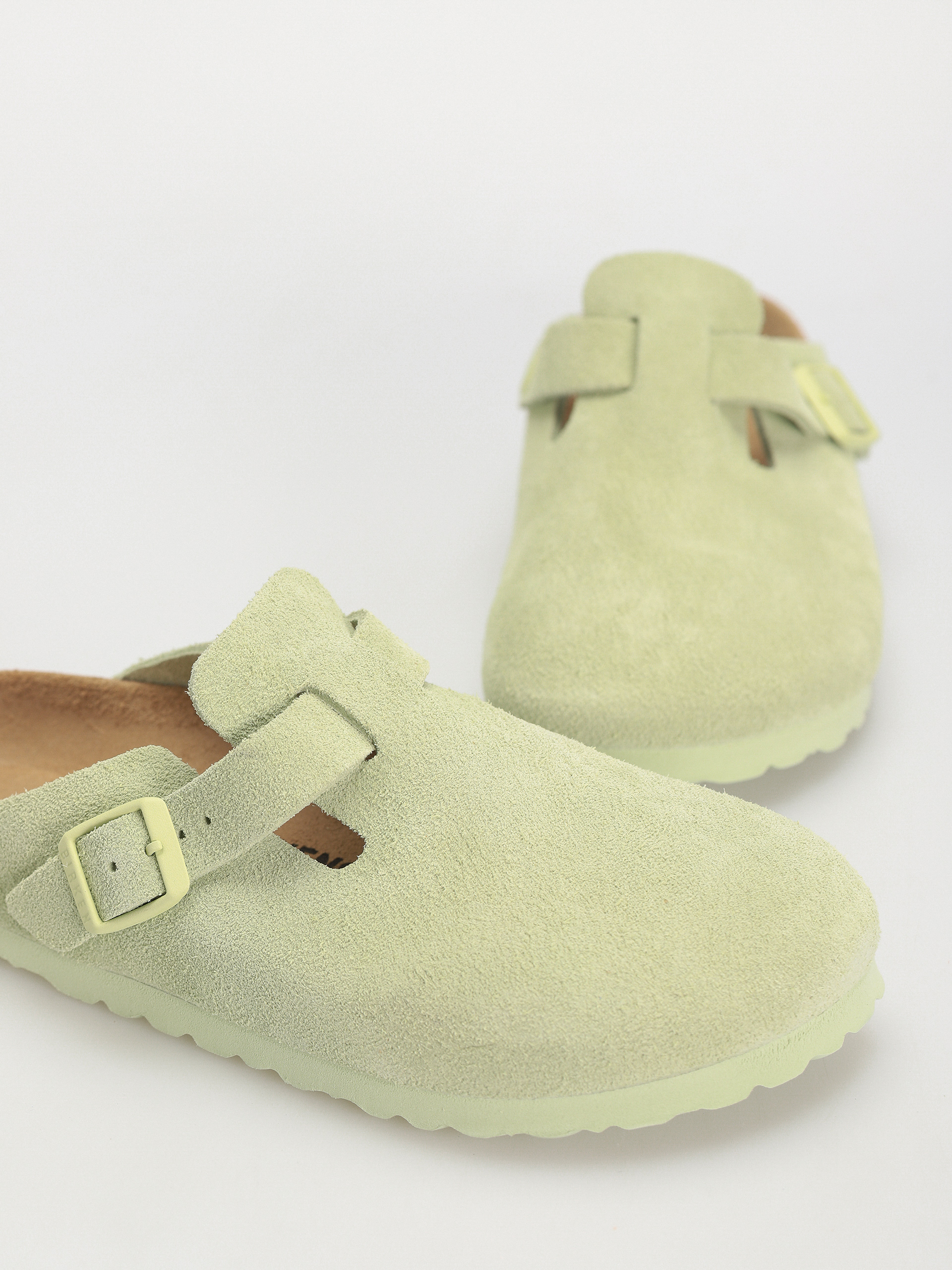Шльопанці Birkenstock Boston Suede Leather Narrow Wmn (faded lime)