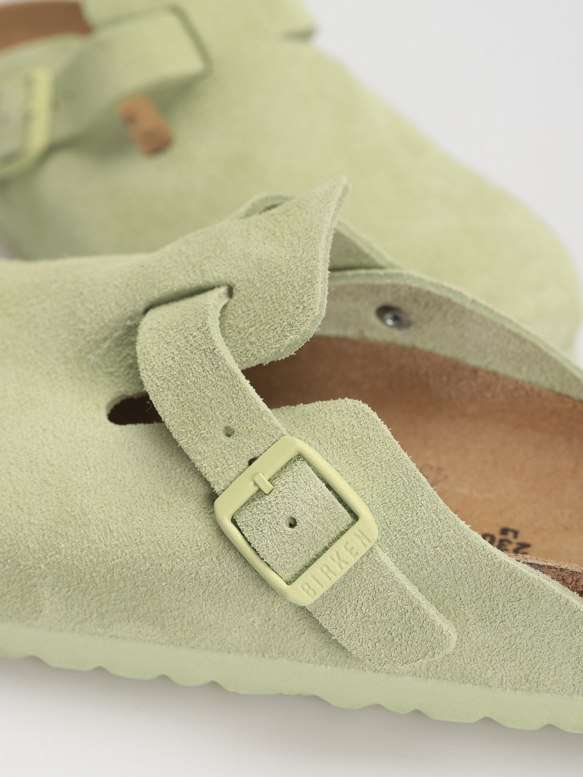 Шльопанці Birkenstock Boston Suede Leather Narrow Wmn (faded lime)