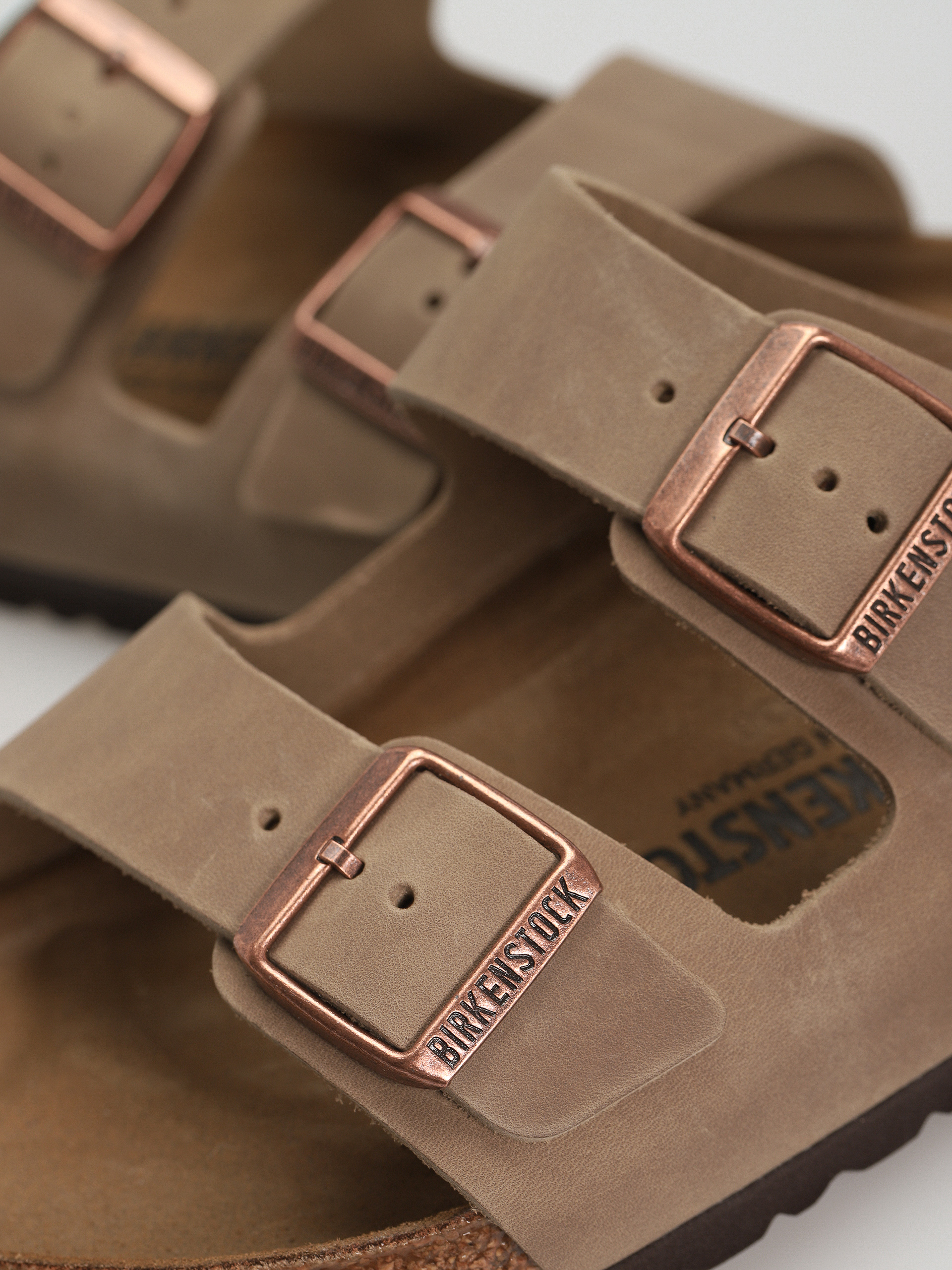 Шльопанці Birkenstock Arizona Oiled Leather Regular (tobacco brown)
