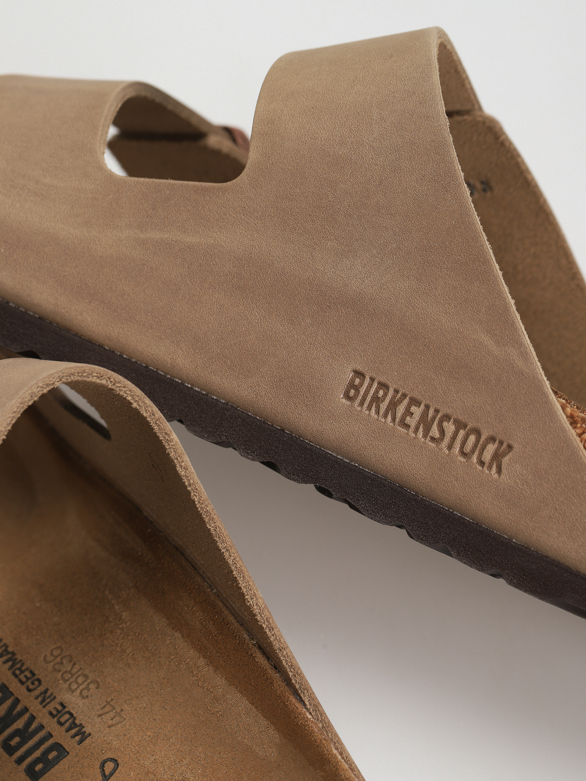 Шльопанці Birkenstock Arizona Oiled Leather Regular (tobacco brown)