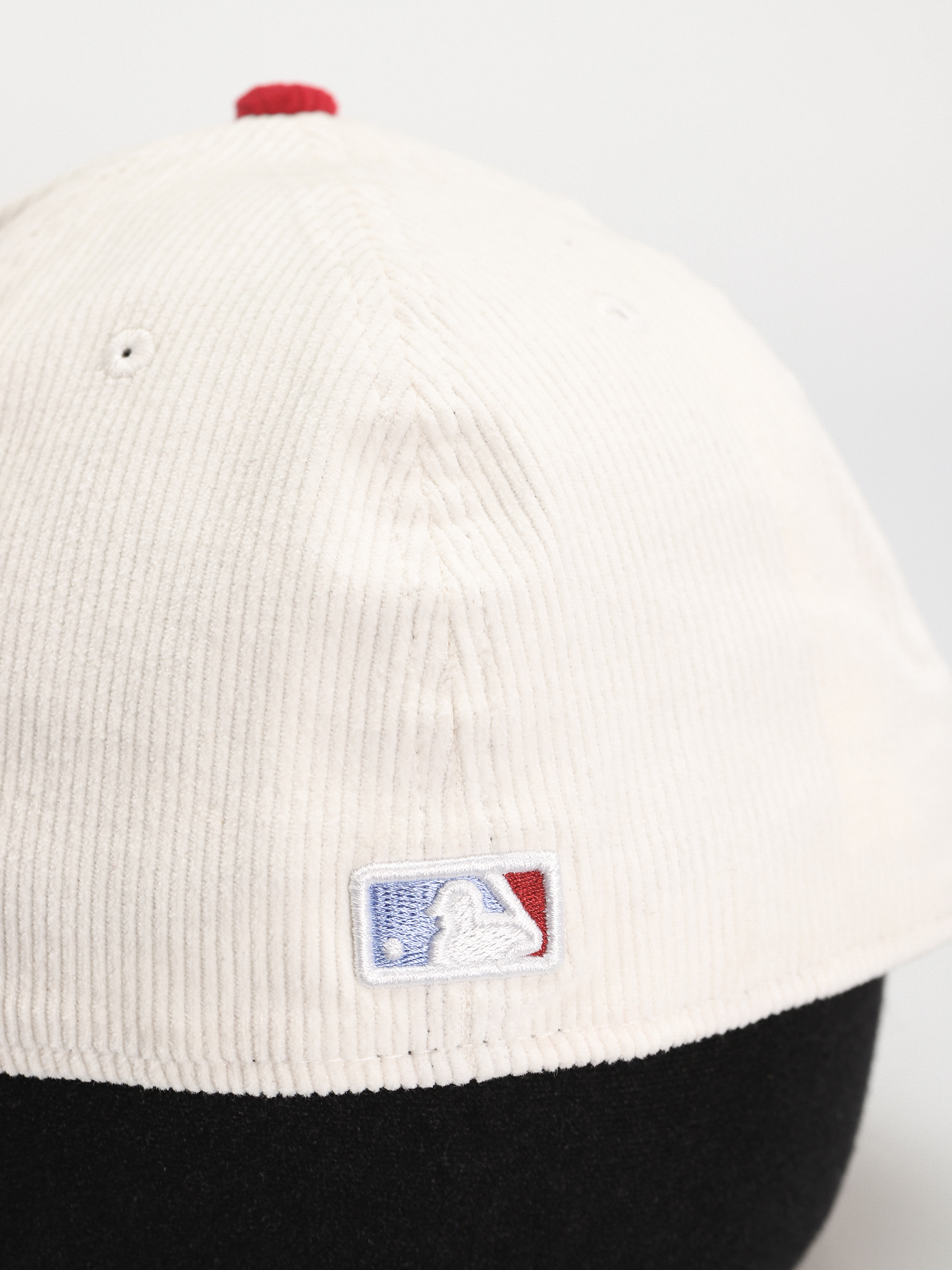 Кепка New Era Cord 59Fifty New York Yankees (off white/red)