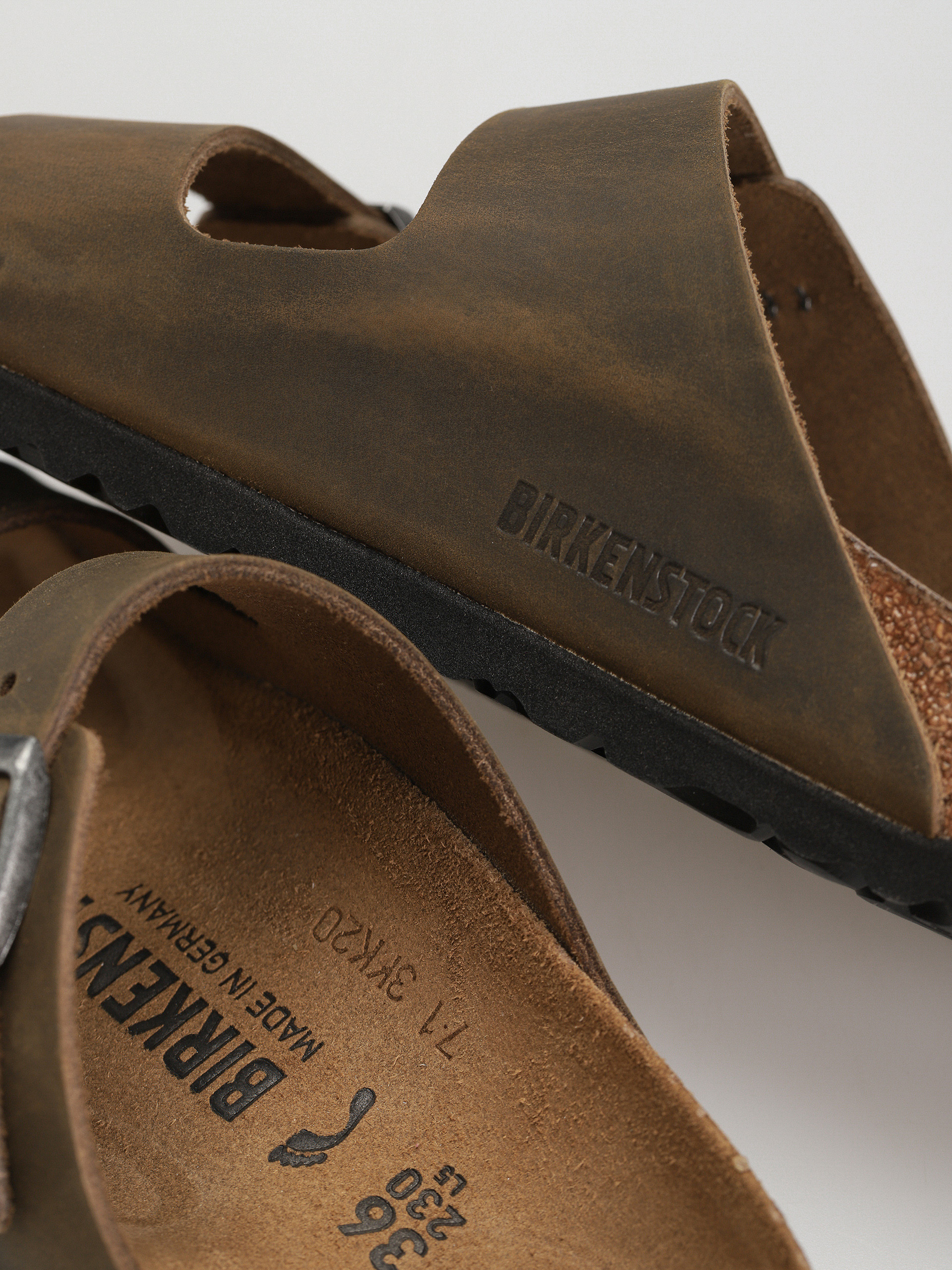 Шльопанці Birkenstock Arizona Oiled Leather Narrow Wmn (faded khaki)