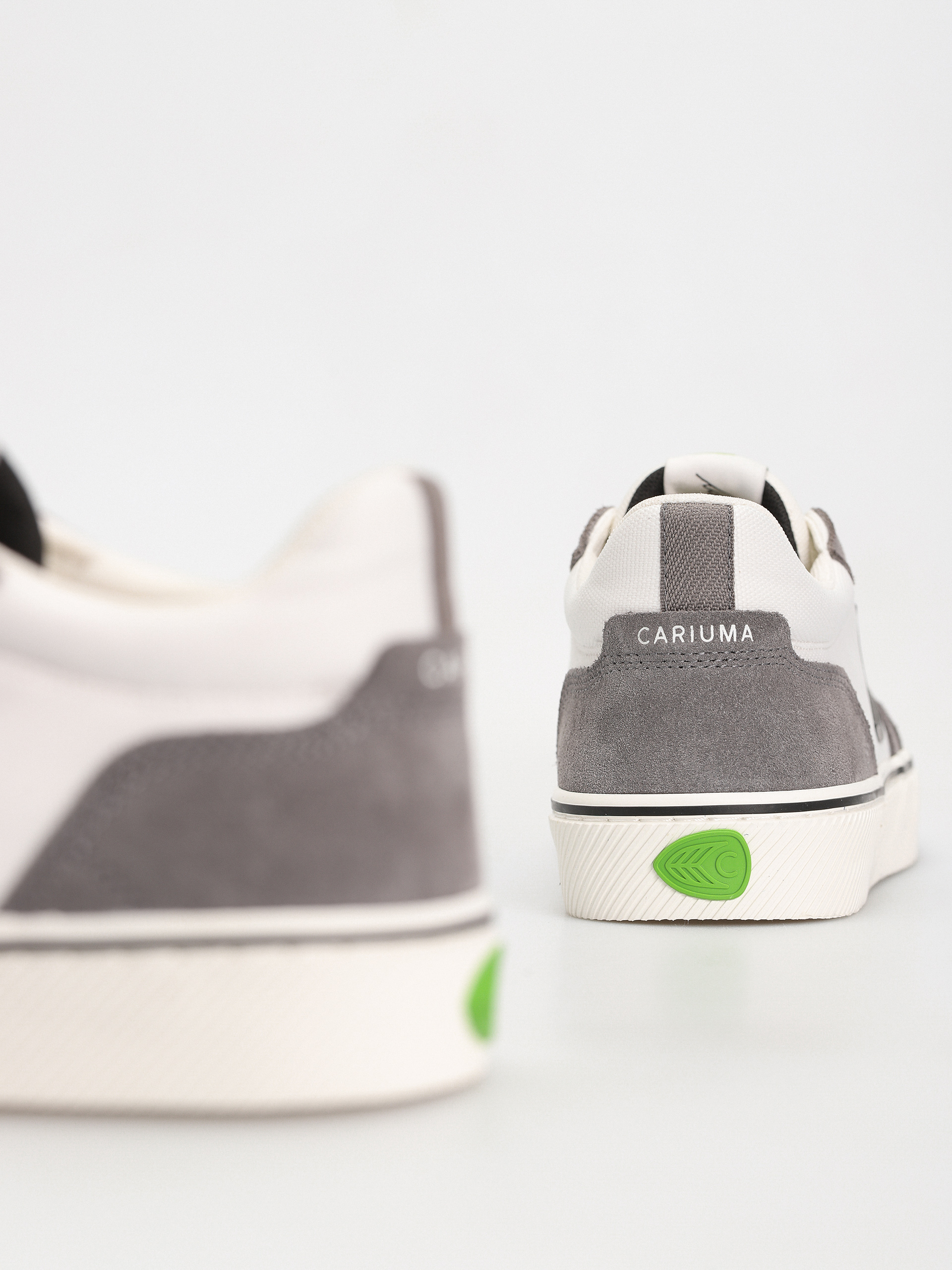 Взуття Cariuma Vallely Pro (off white/charcoal grey)